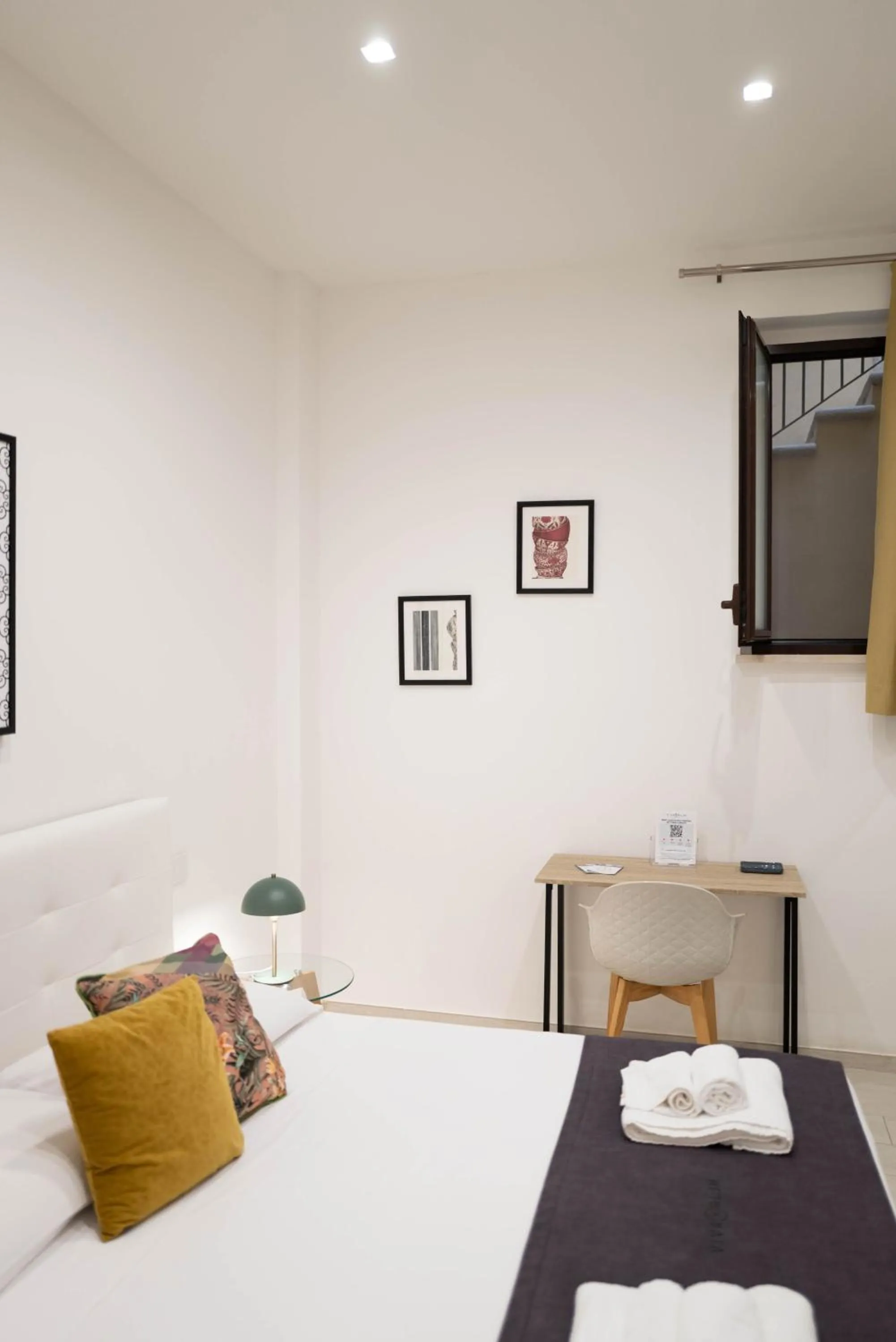 Seating area, Bed in Vivarum b&b