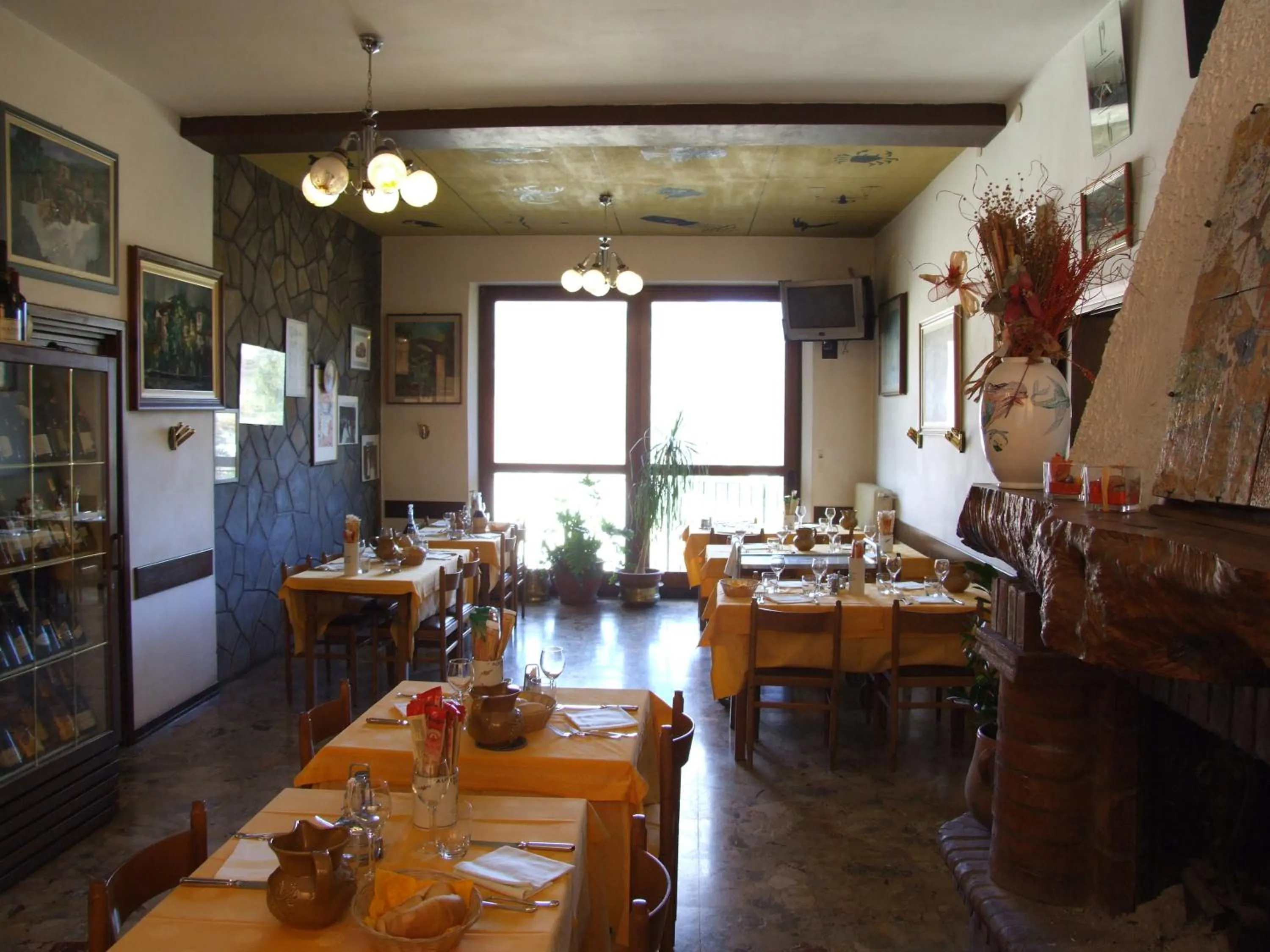 Restaurant/places to eat in Hotel Cimone