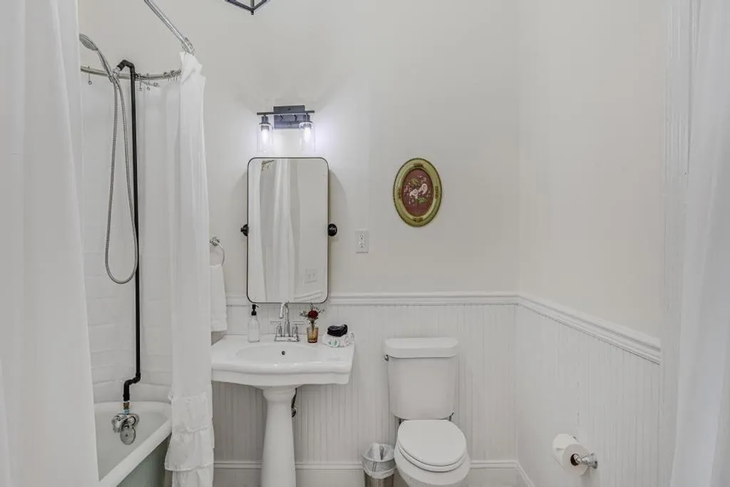 Veranda Historic Inn