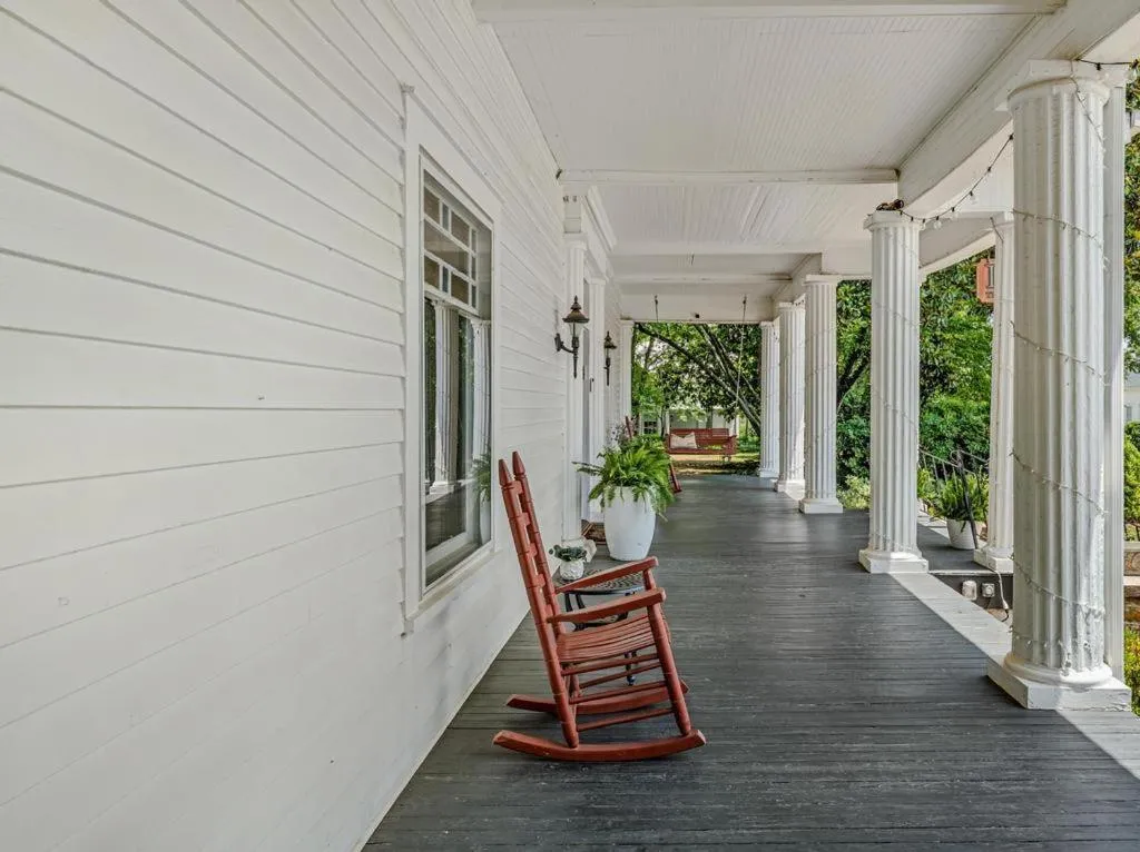 Veranda Historic Inn