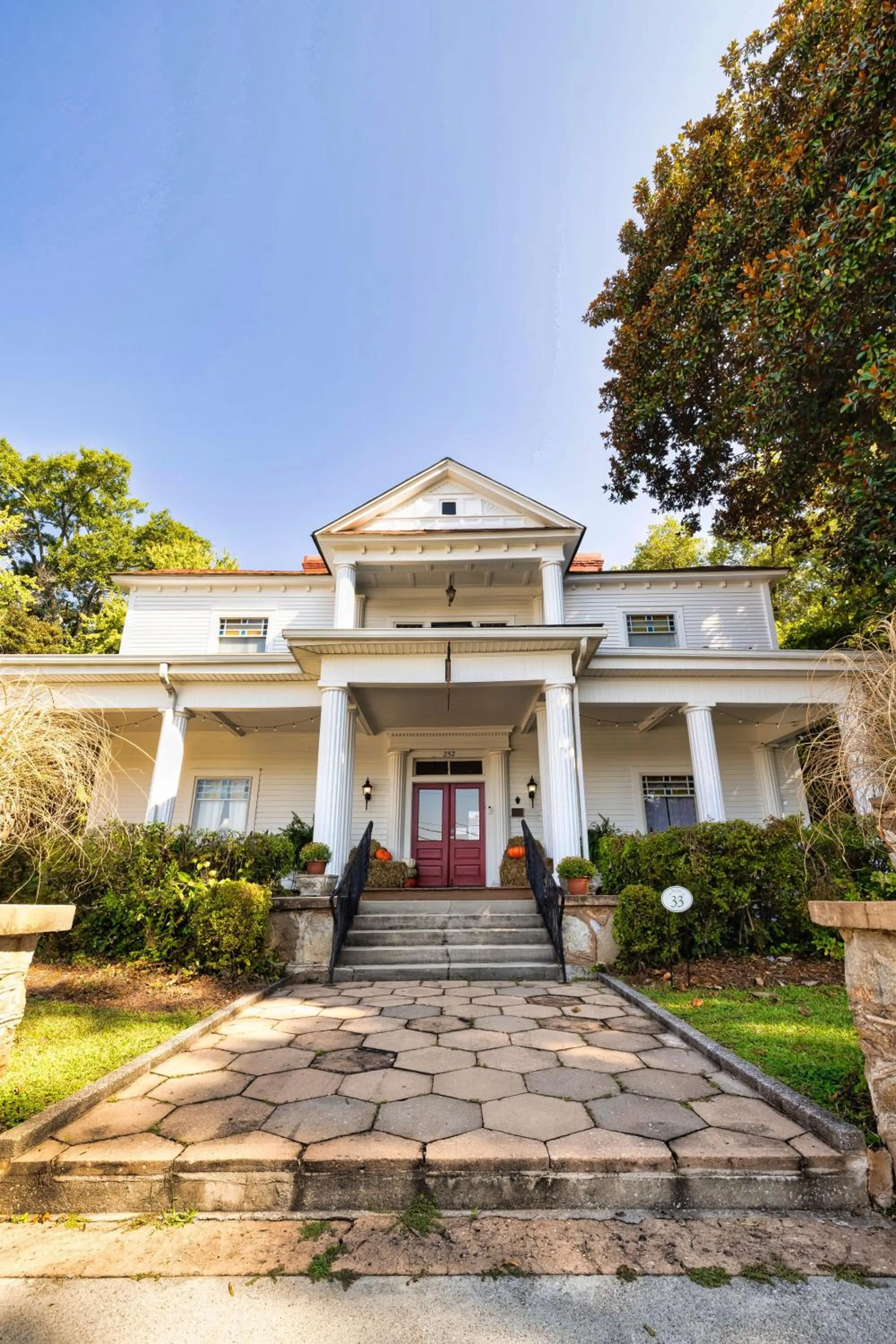 Veranda Historic Inn