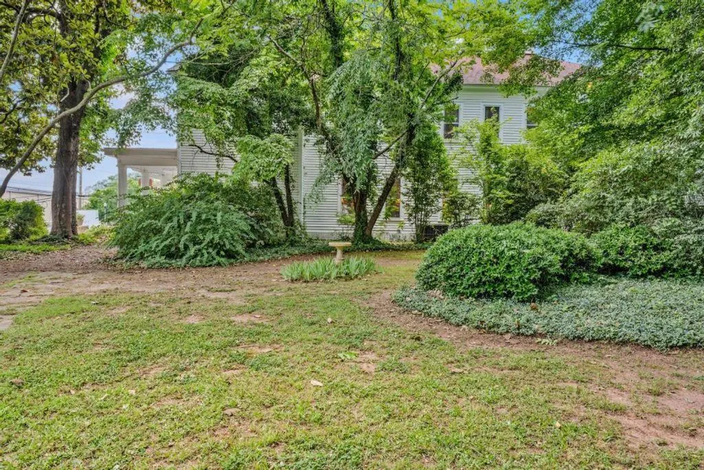 Veranda Historic Inn