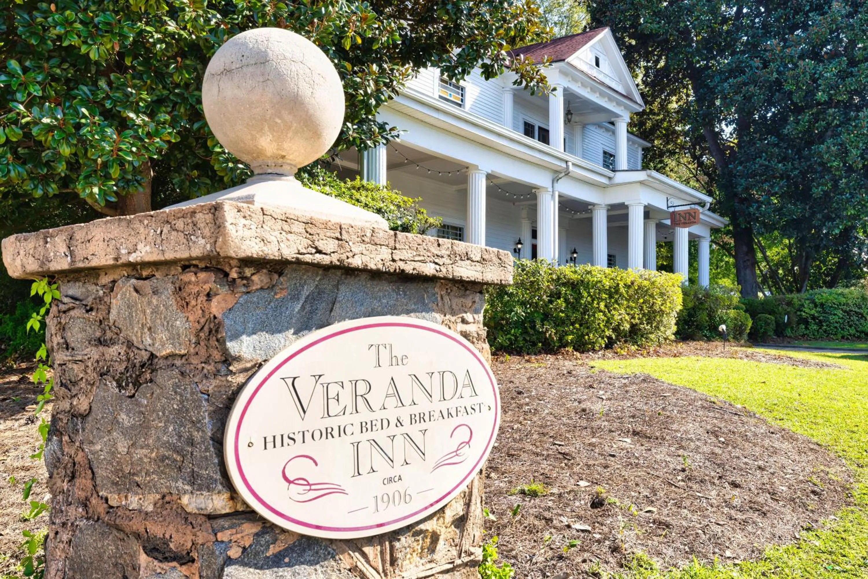Veranda Historic Inn