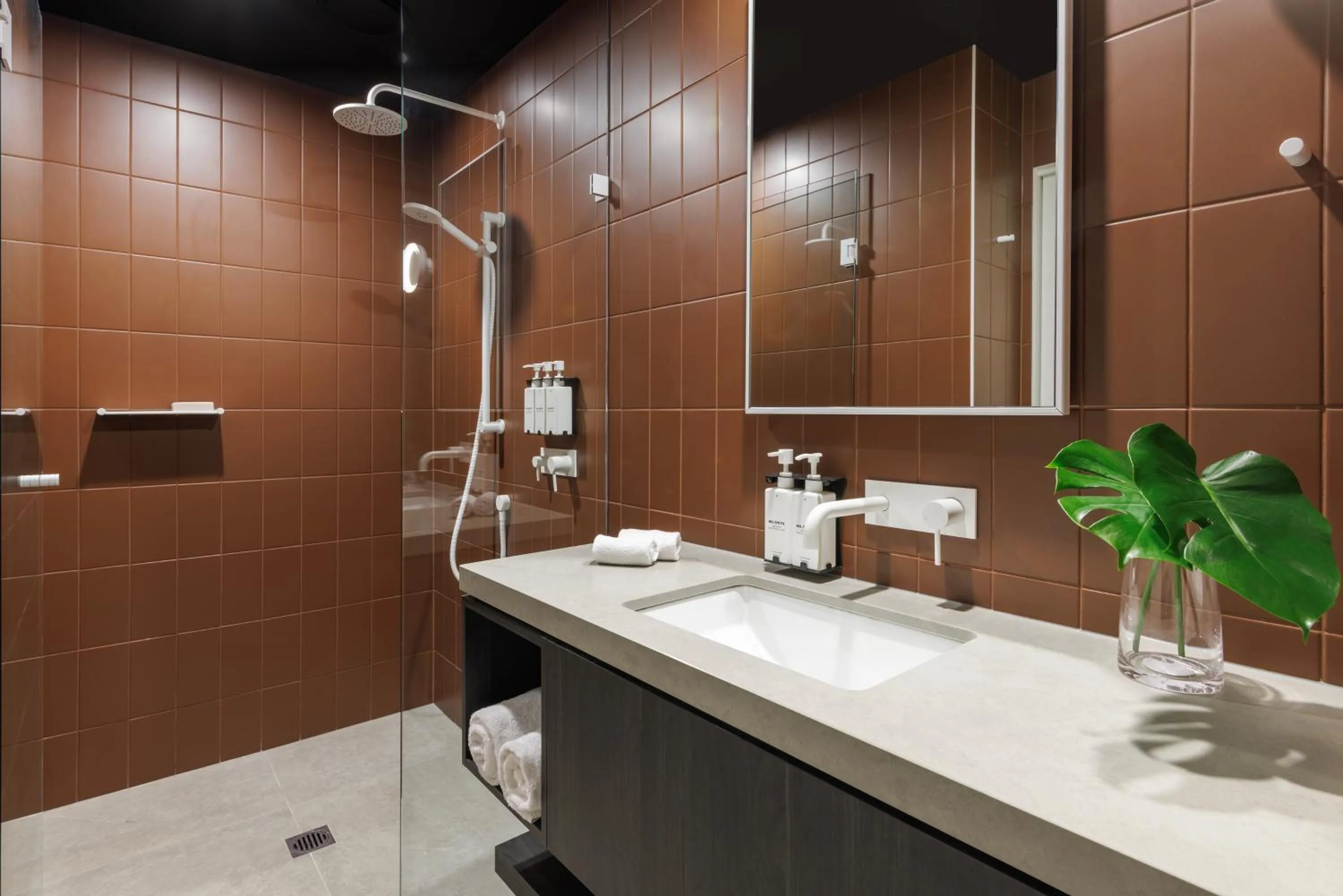 Bathroom in Veriu Queen Victoria Market