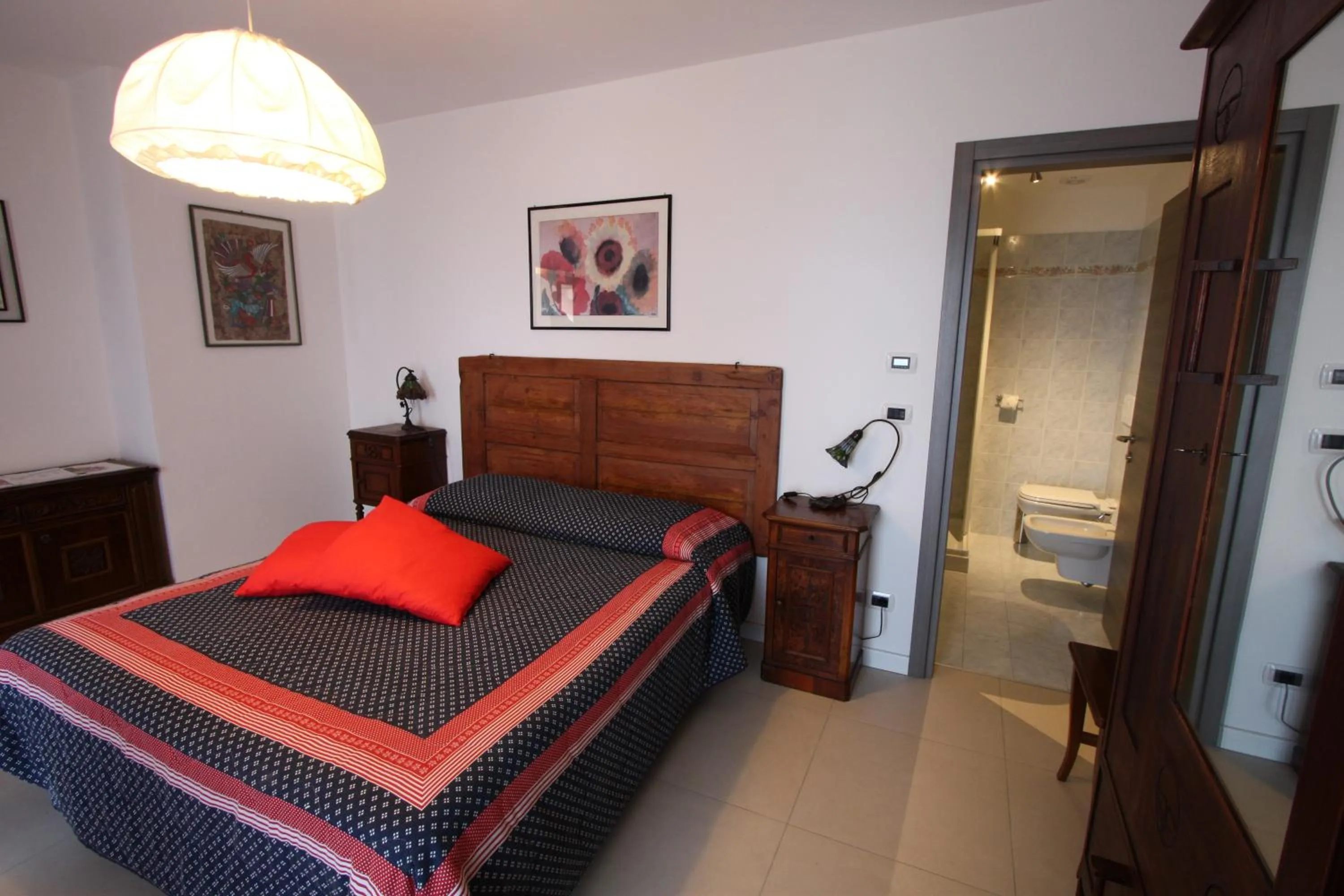 Photo of the whole room, Bed in B&B Le tre chiavi