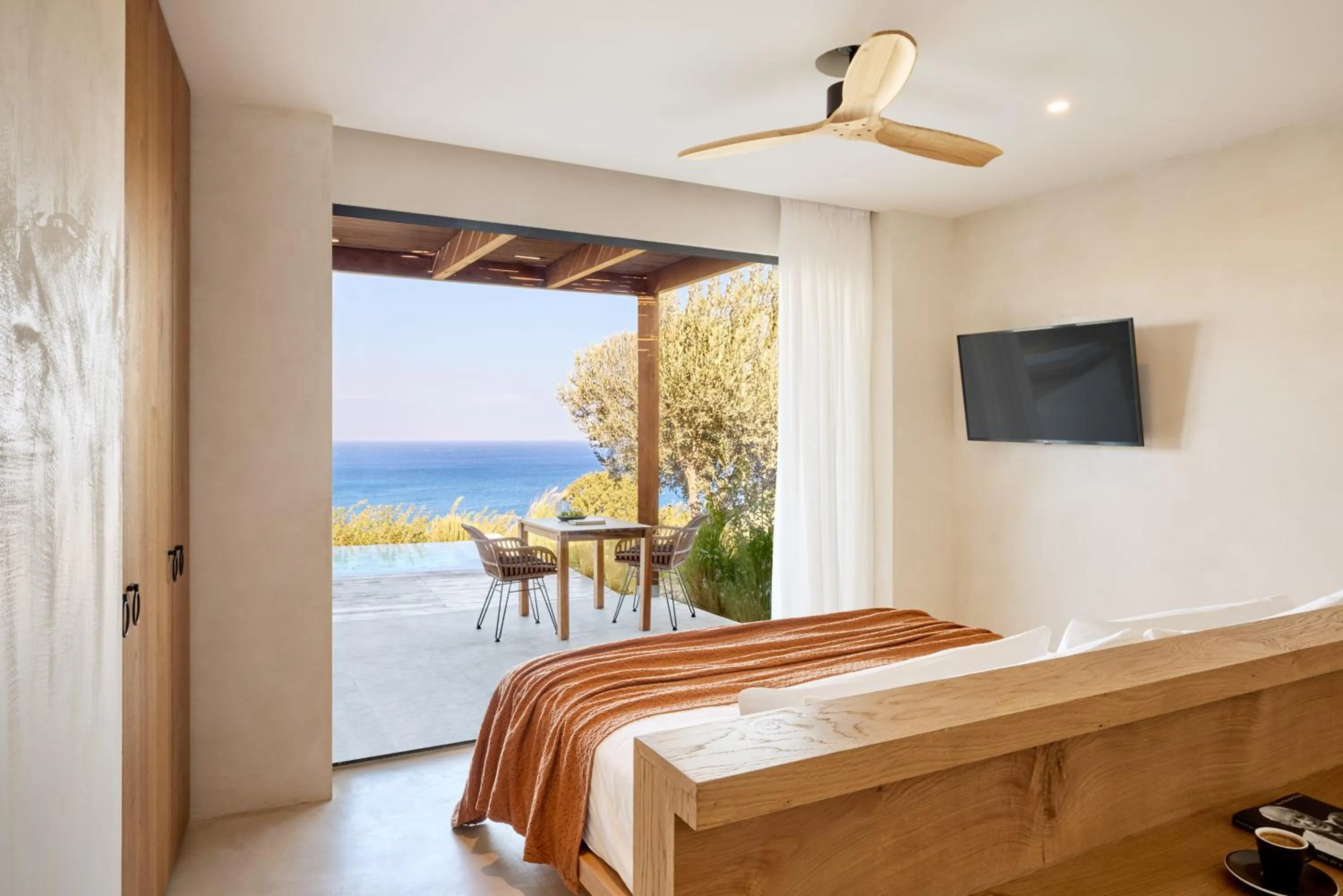 TV and multimedia, Bed in KOIA All - Suite Well Being Resort - Adults Only