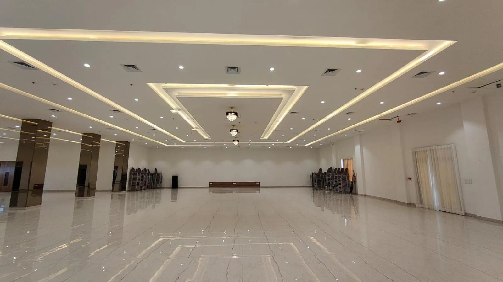 Banquet/Function facilities in Asopalav Lawns