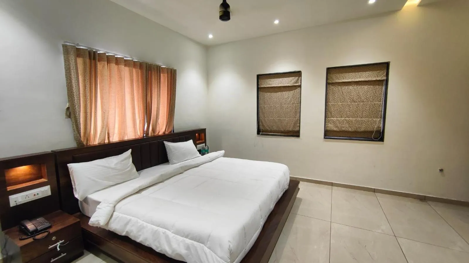 Bed in Asopalav Lawns