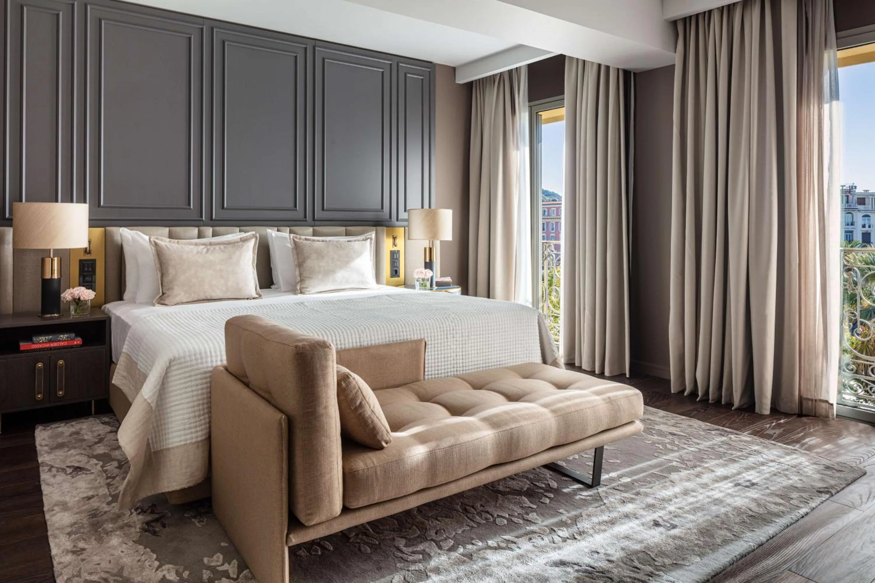 Bedroom, Bed in Anantara Plaza Nice Hotel - A Leading Hotel of the World