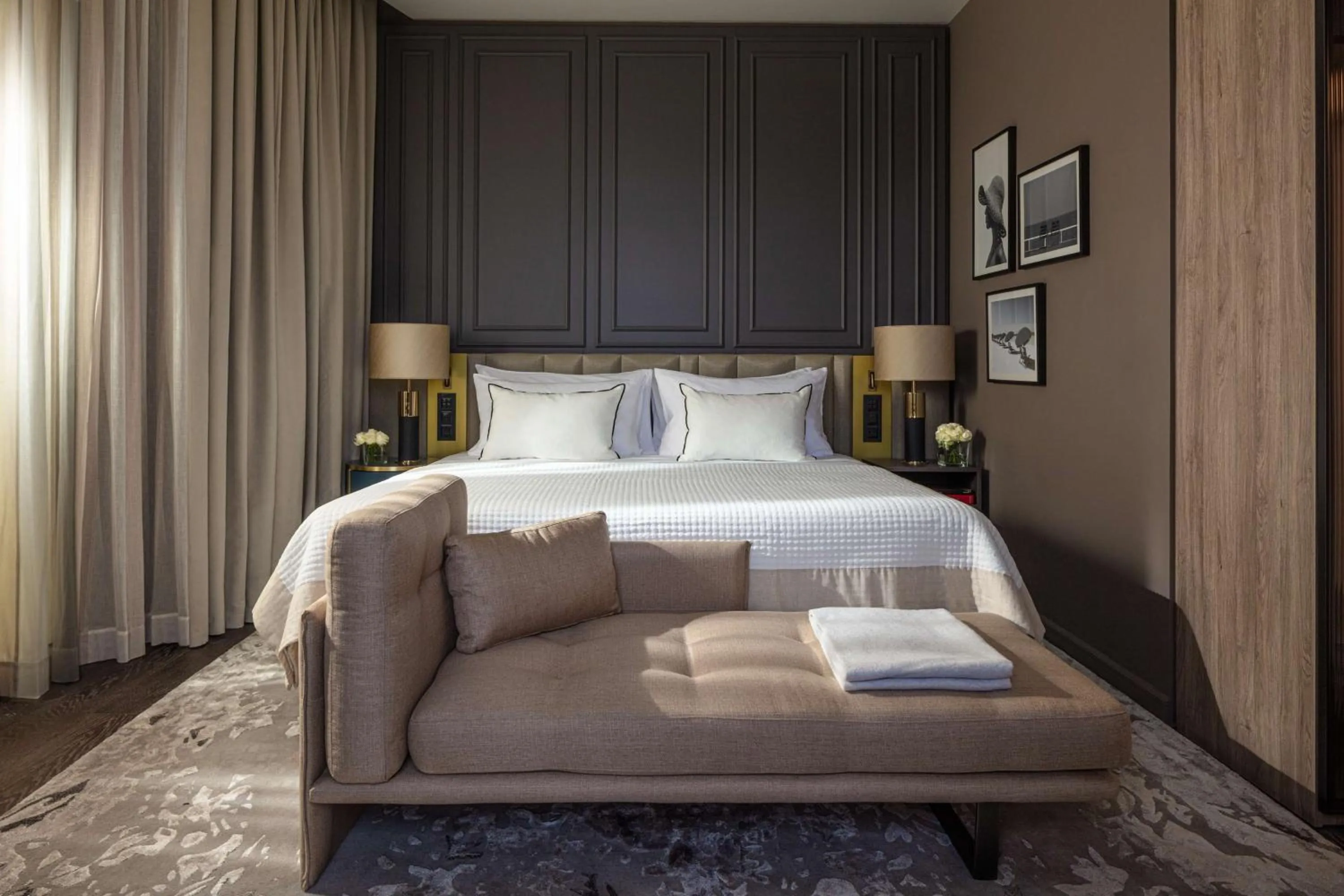 Bedroom, Bed in Anantara Plaza Nice Hotel - A Leading Hotel of the World