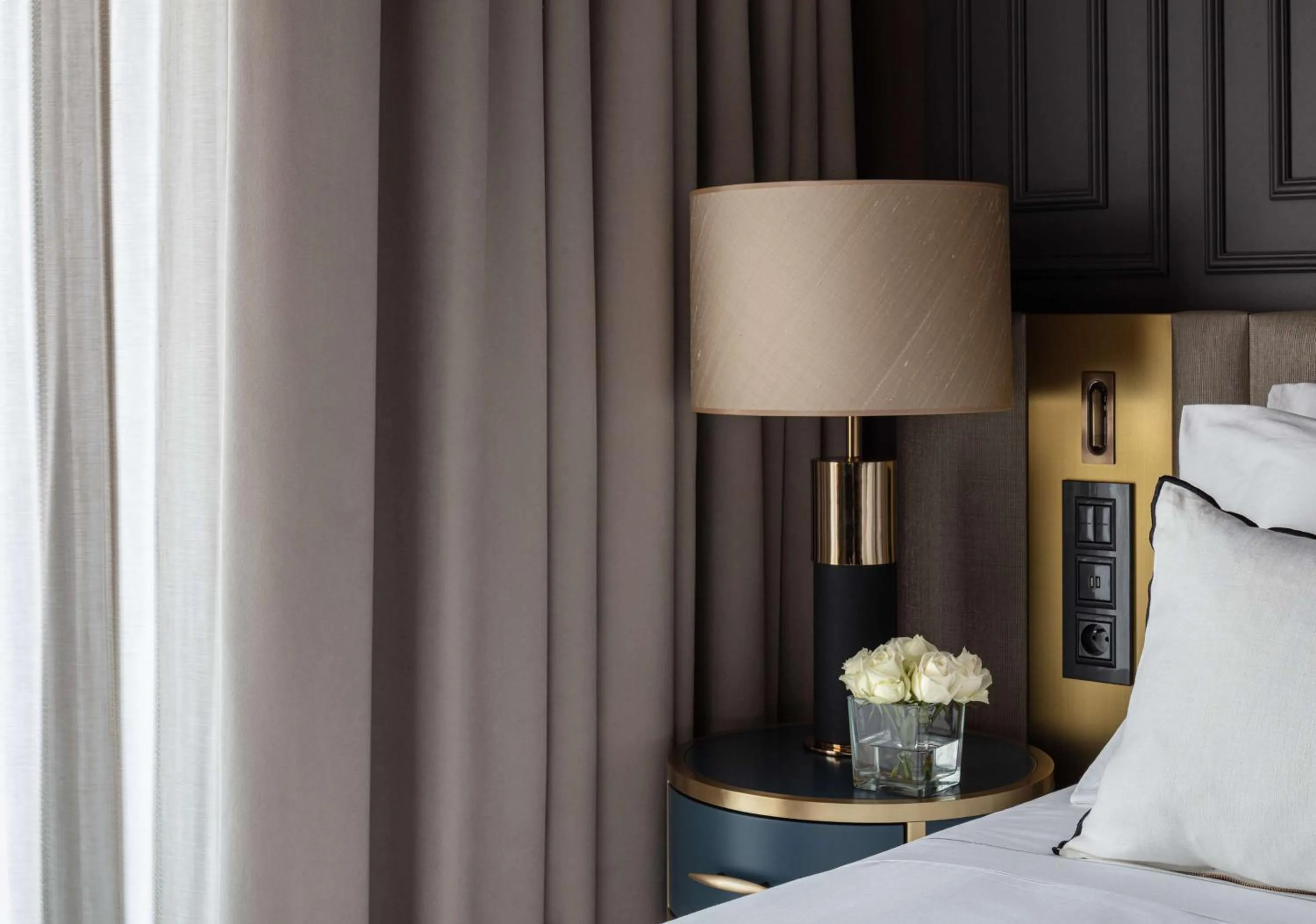 Bedroom, Bed in Anantara Plaza Nice Hotel - A Leading Hotel of the World