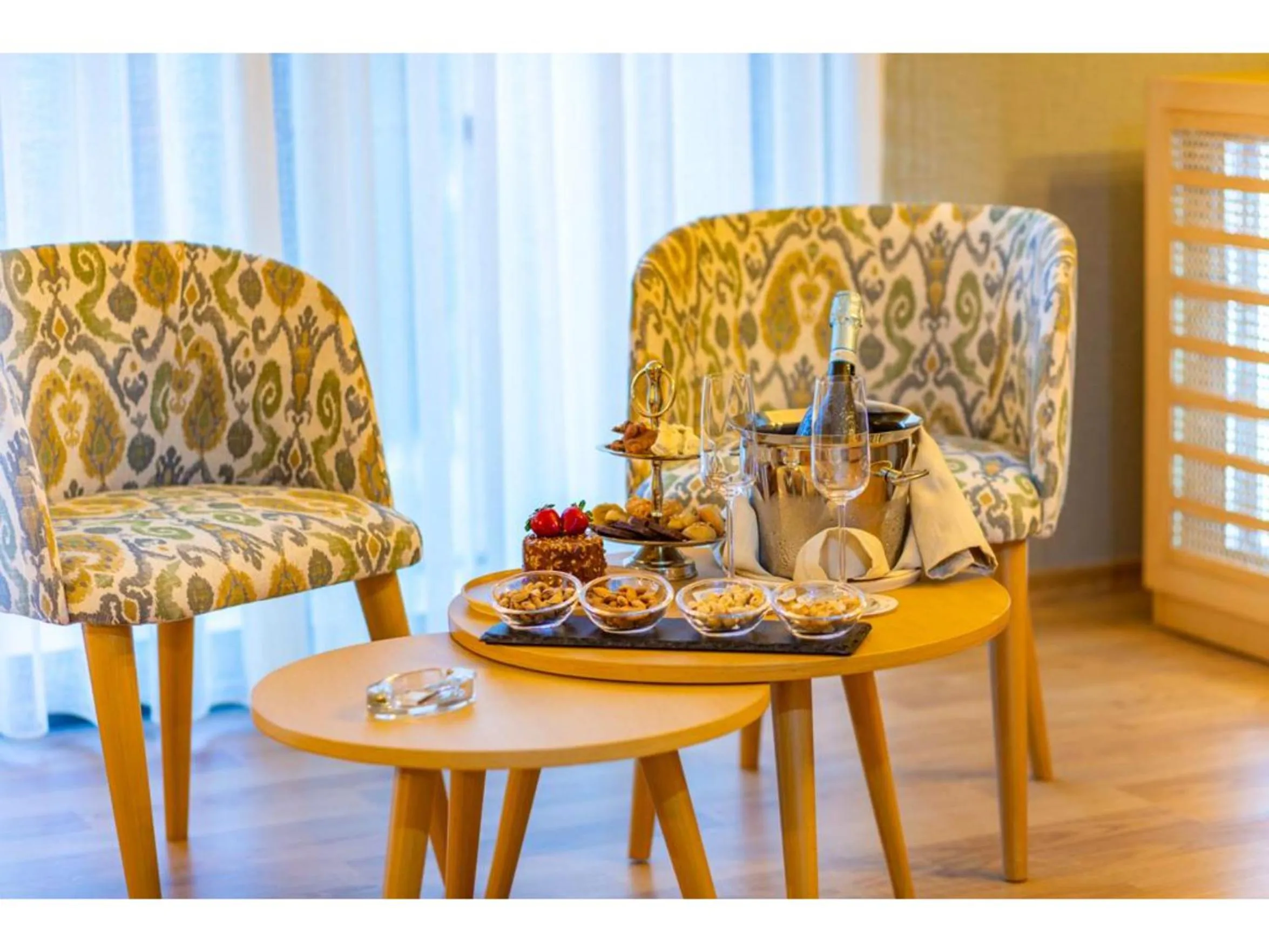 Coffee/tea facilities in La Terrazza Hotel