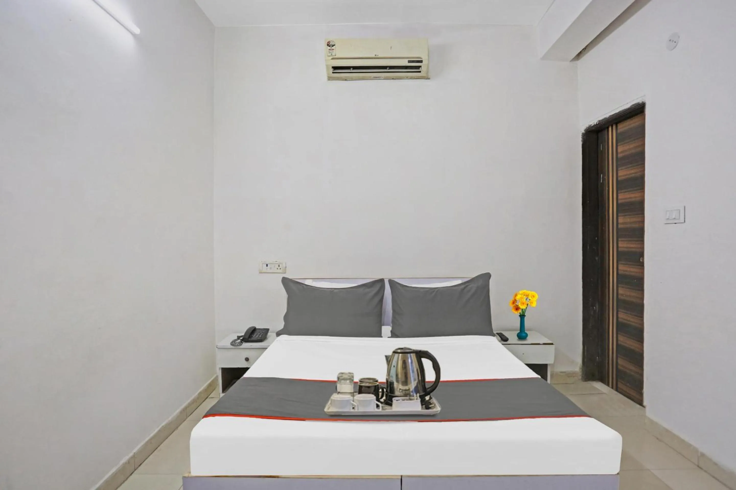 Bedroom in Hotel O Imperial Residency