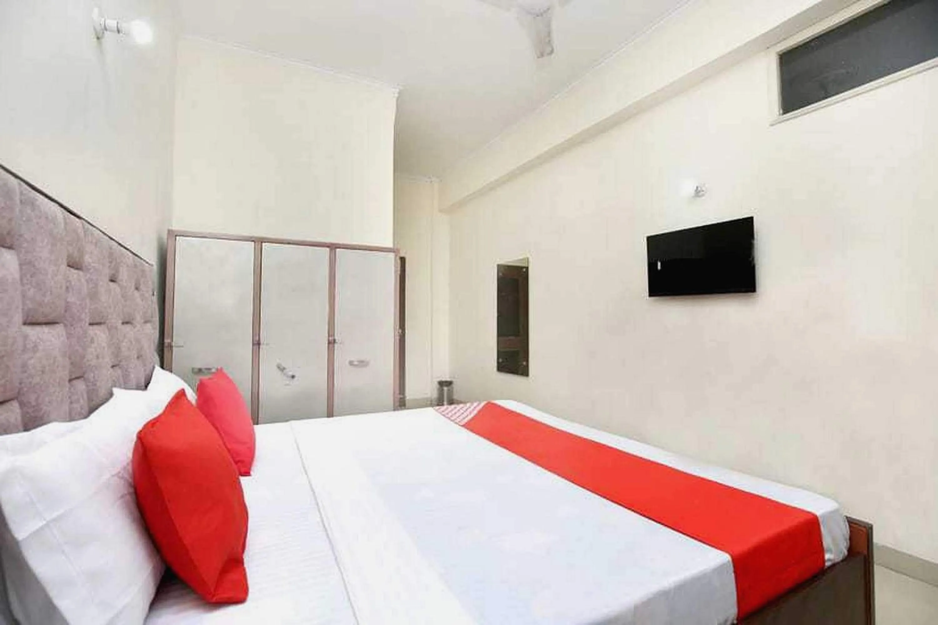 Bedroom in OYO 91941 Hotel golden crown