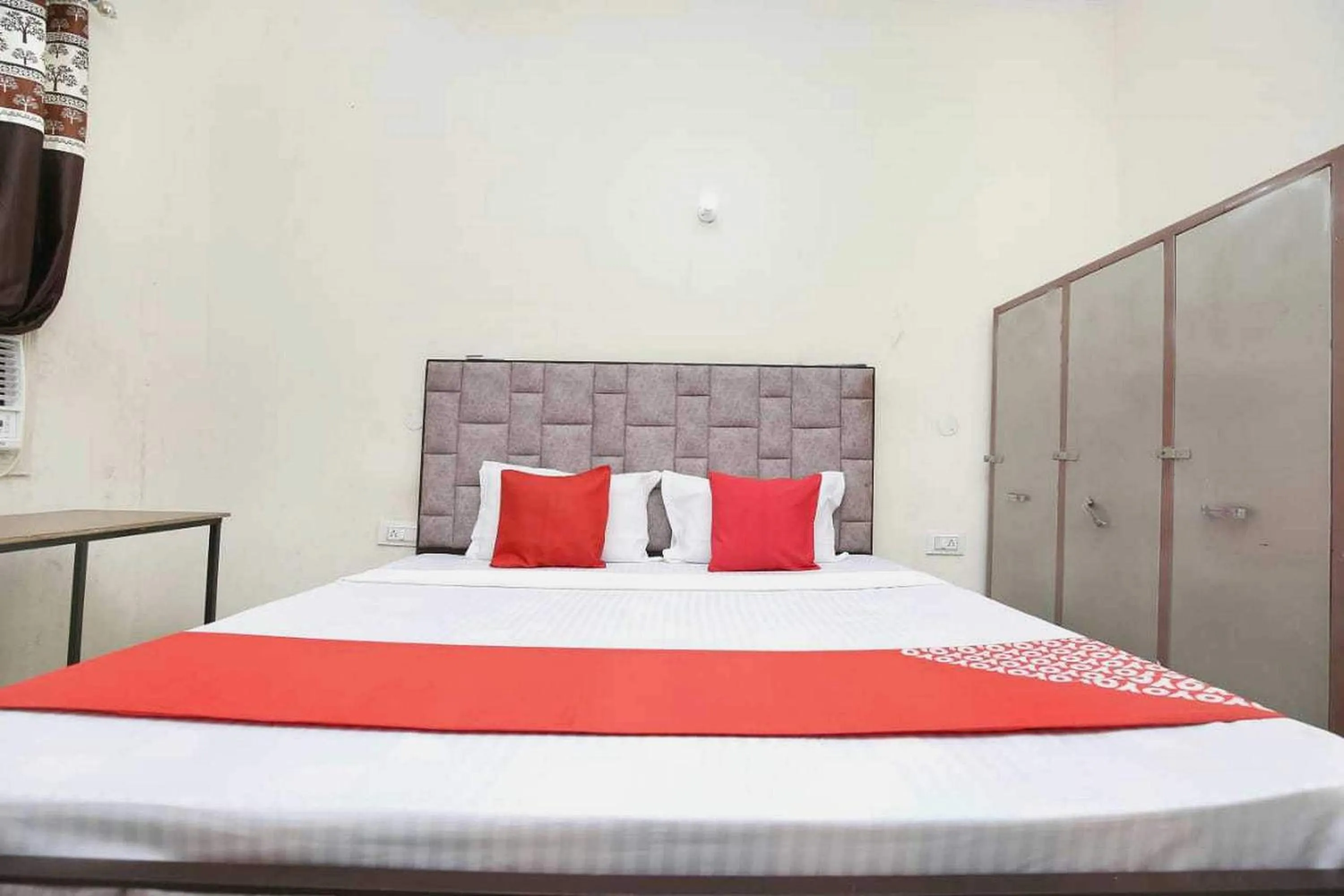 Bedroom in OYO 91941 Hotel golden crown