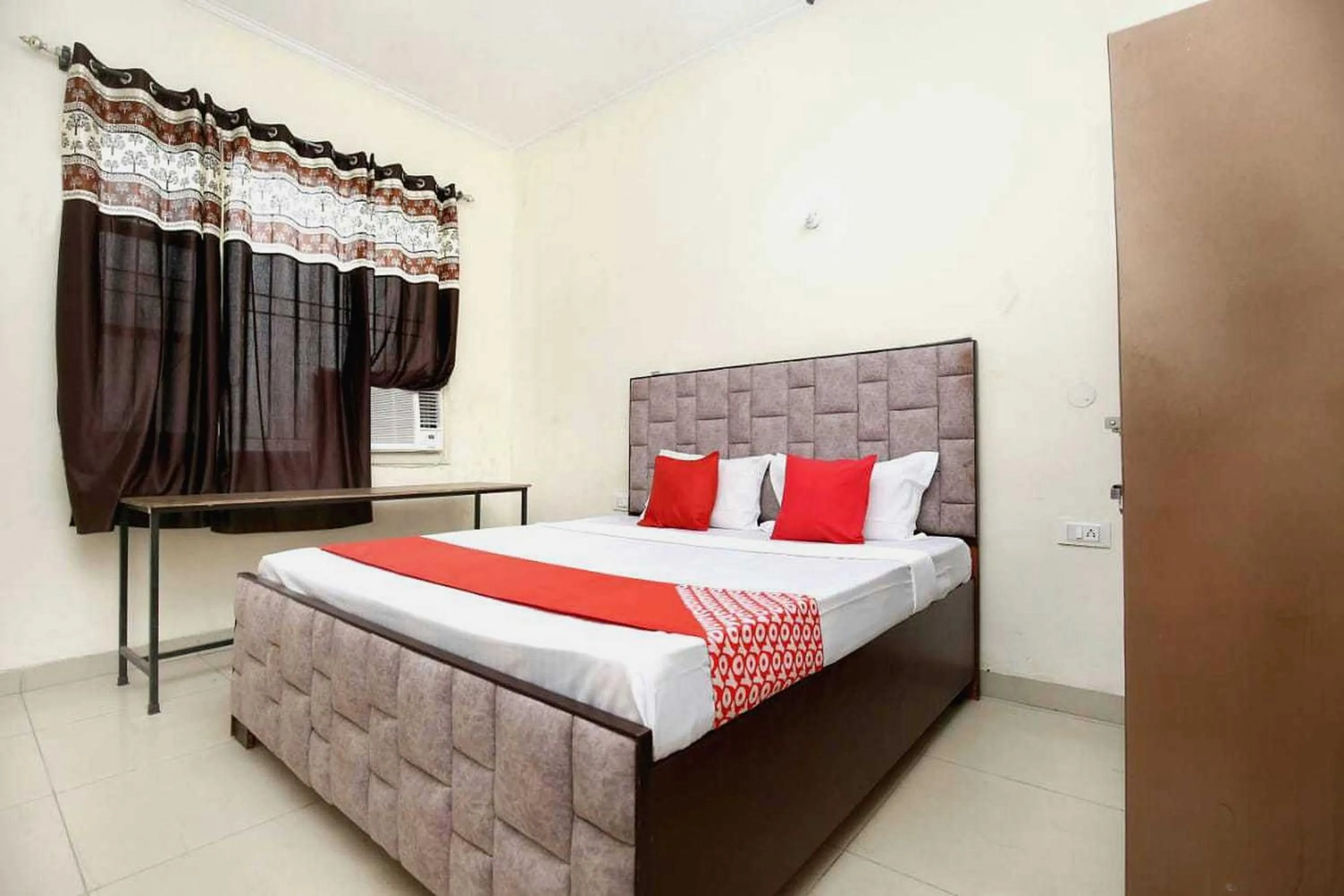 Bedroom in OYO 91941 Hotel golden crown