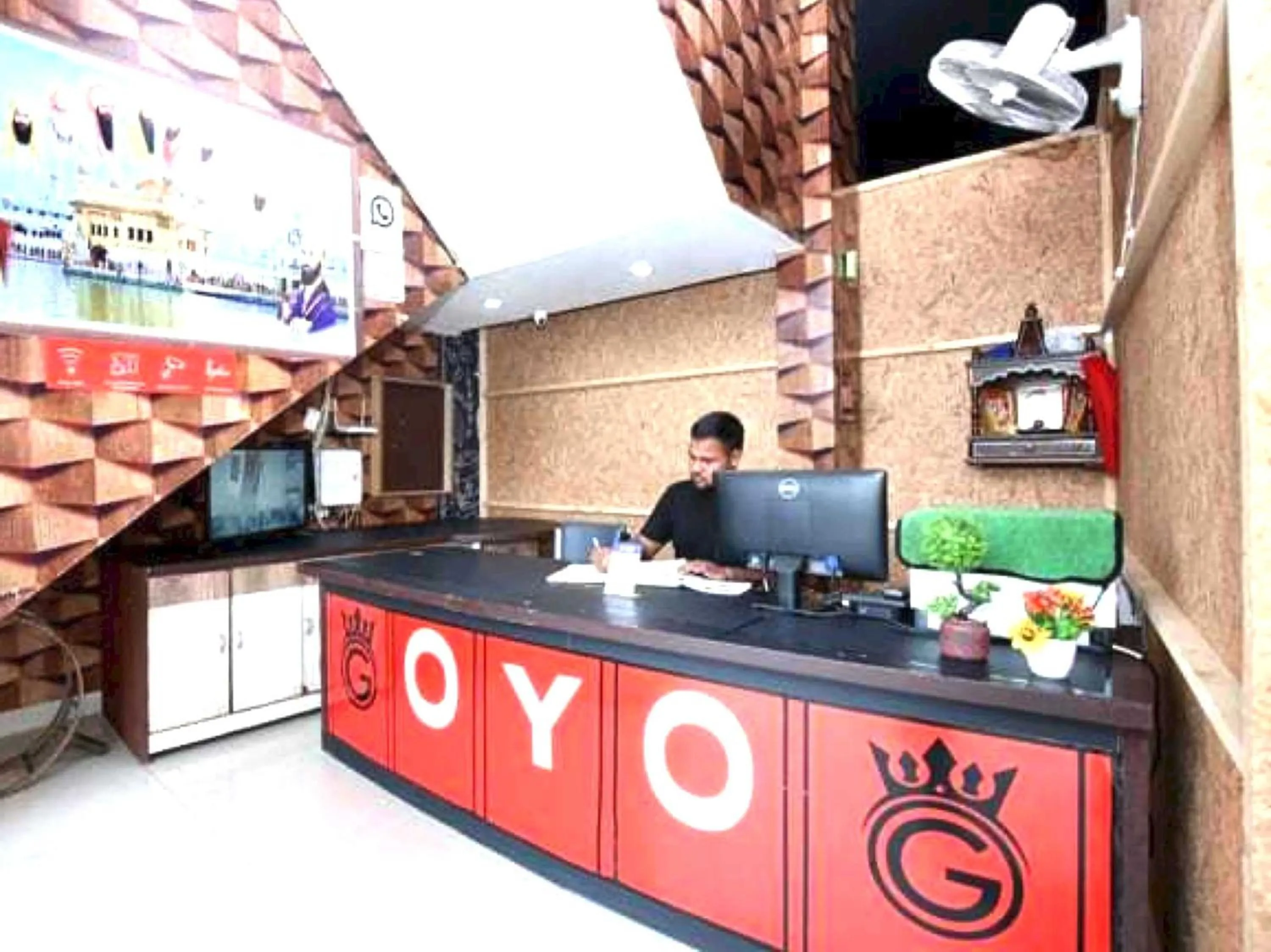 Lobby or reception in OYO 91941 Hotel golden crown