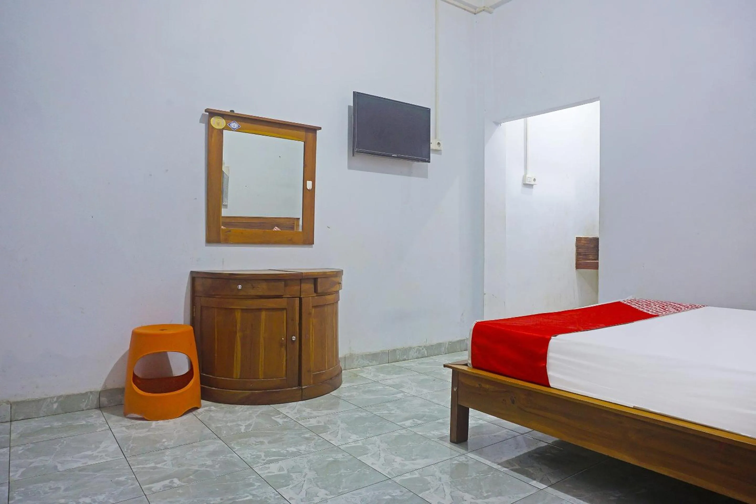 Bedroom, Bed in Hotel O Anggrek Homes Makassar