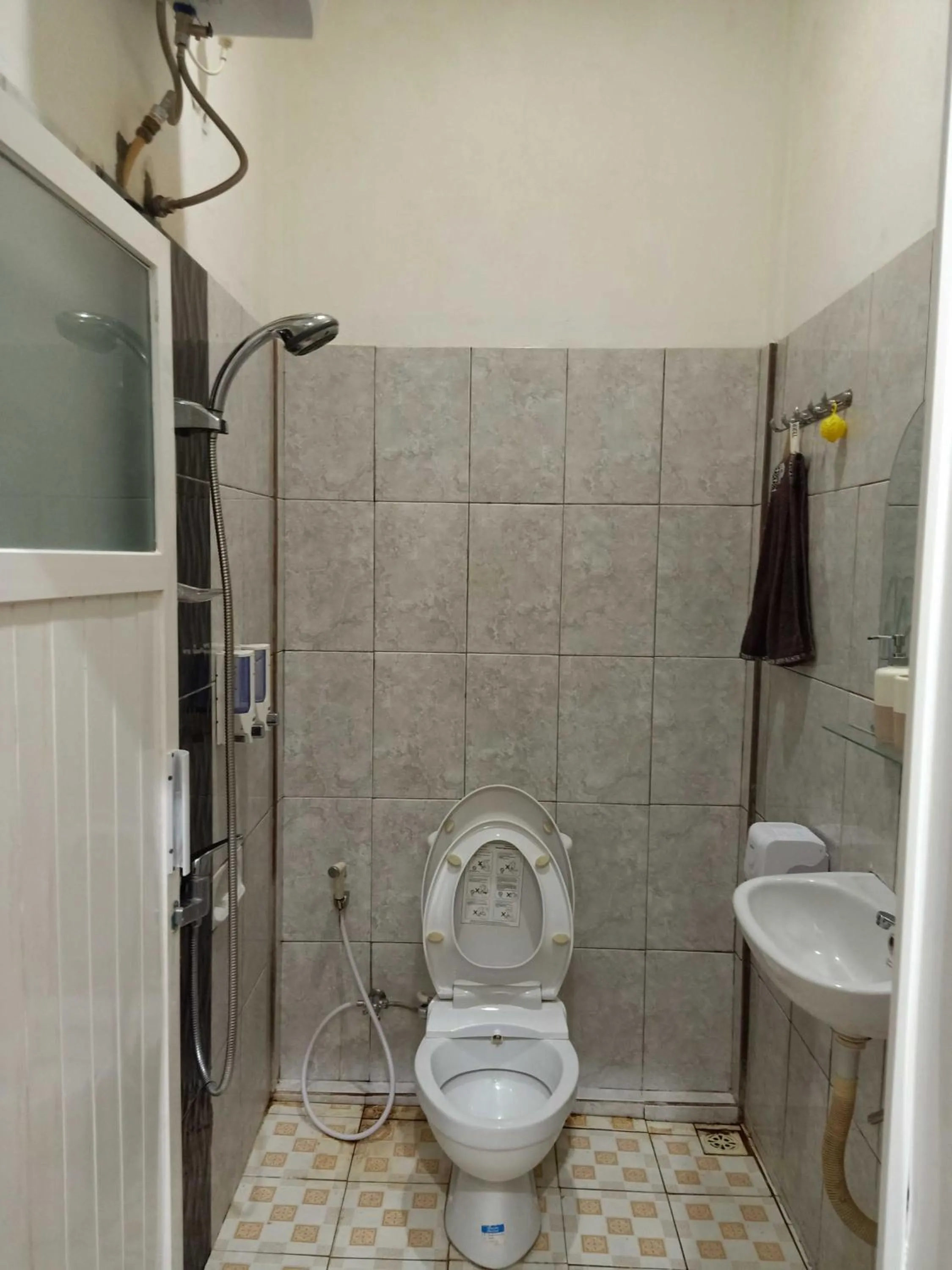 Bathroom in EXPRESS O 91442 Bgp- Guest House