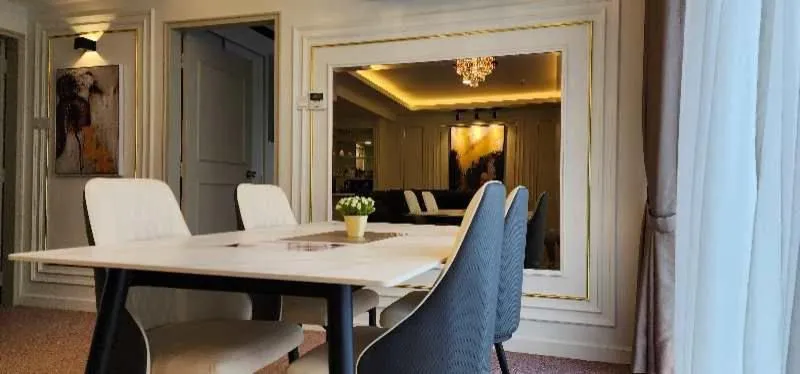 Dining area in SWISS AVENUE HOTEL