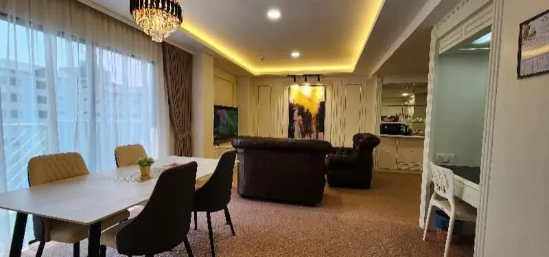 TV and multimedia in SWISS AVENUE HOTEL