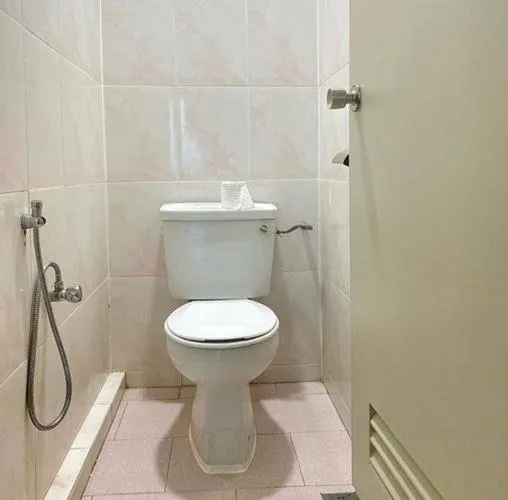 Toilet in SWISS AVENUE HOTEL