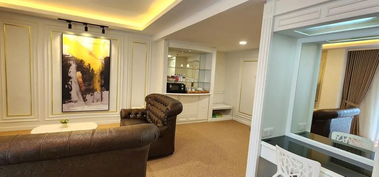 Living room in SWISS AVENUE HOTEL