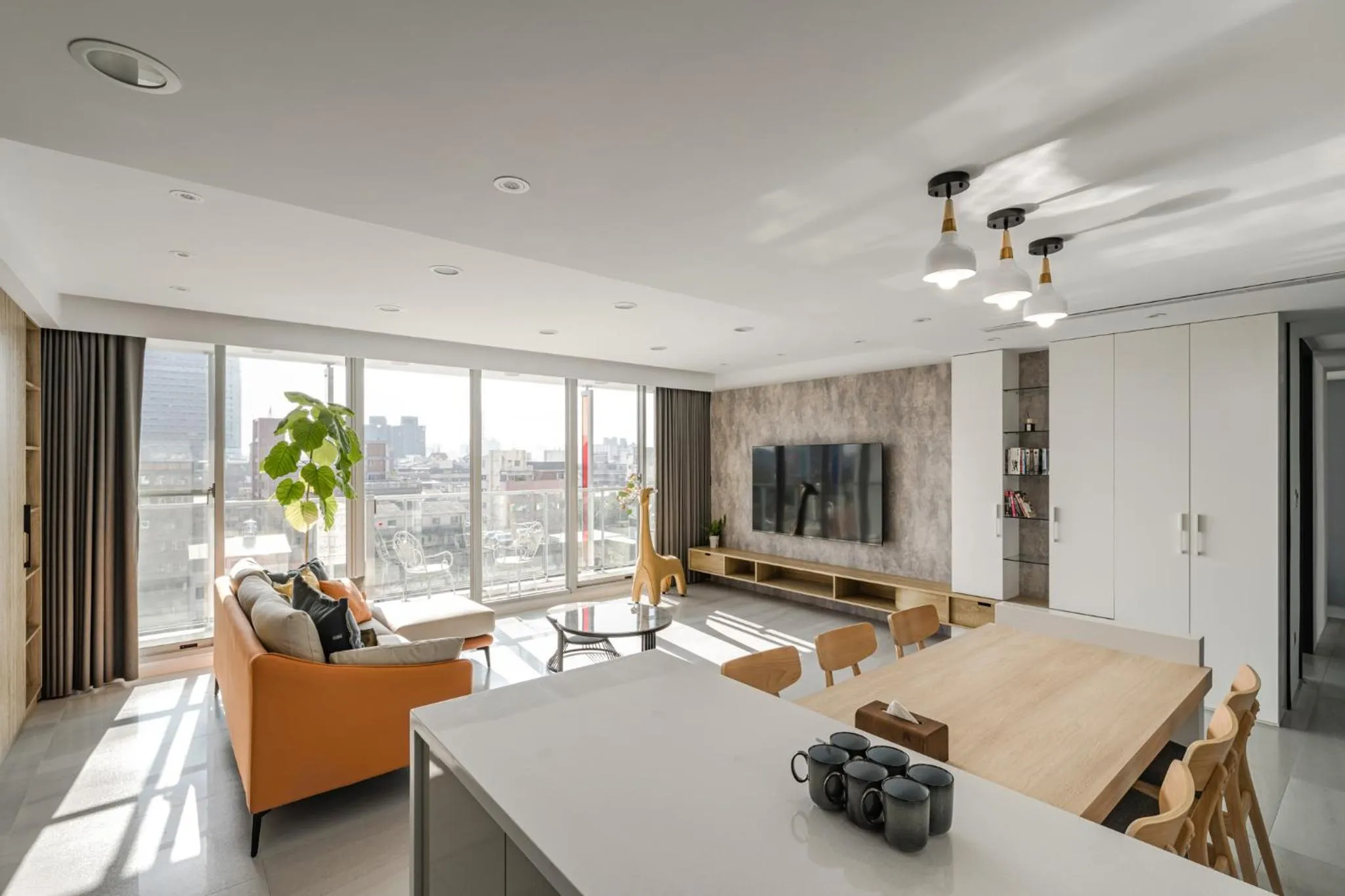 TV and multimedia in 1LI7E Hotel