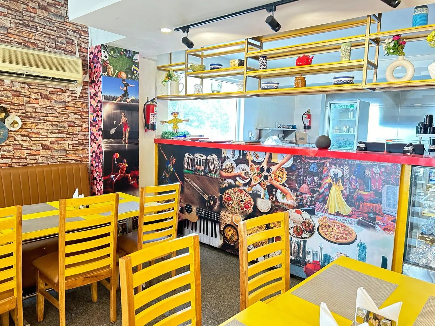 Restaurant/places to eat in Lime Tree Luxury Studio - Service Apartment Near Artemis Hospital ,Gurgaon