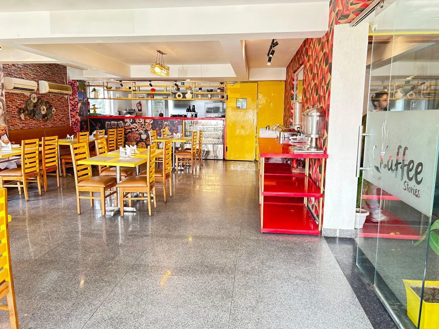 Restaurant/places to eat in Lime Tree Luxury Studio - Service Apartment Near Artemis Hospital ,Gurgaon