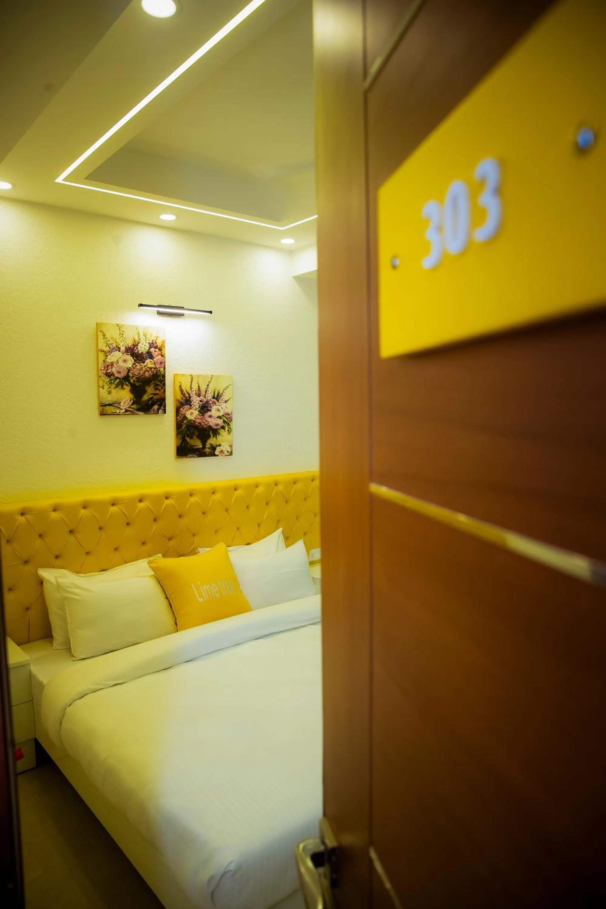 Bed in Lime Tree Luxury Studio - Service Apartment Near Artemis Hospital ,Gurgaon