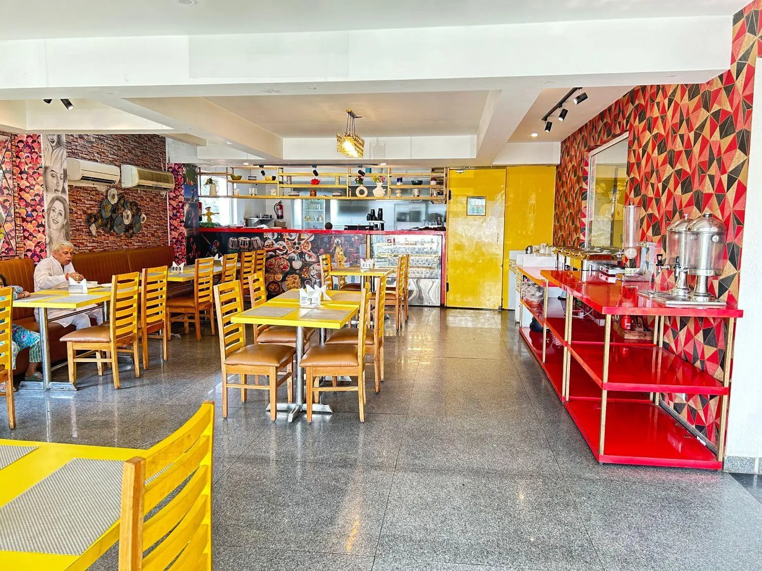 Restaurant/places to eat in Lime Tree Luxury Studio - Service Apartment Near Artemis Hospital ,Gurgaon