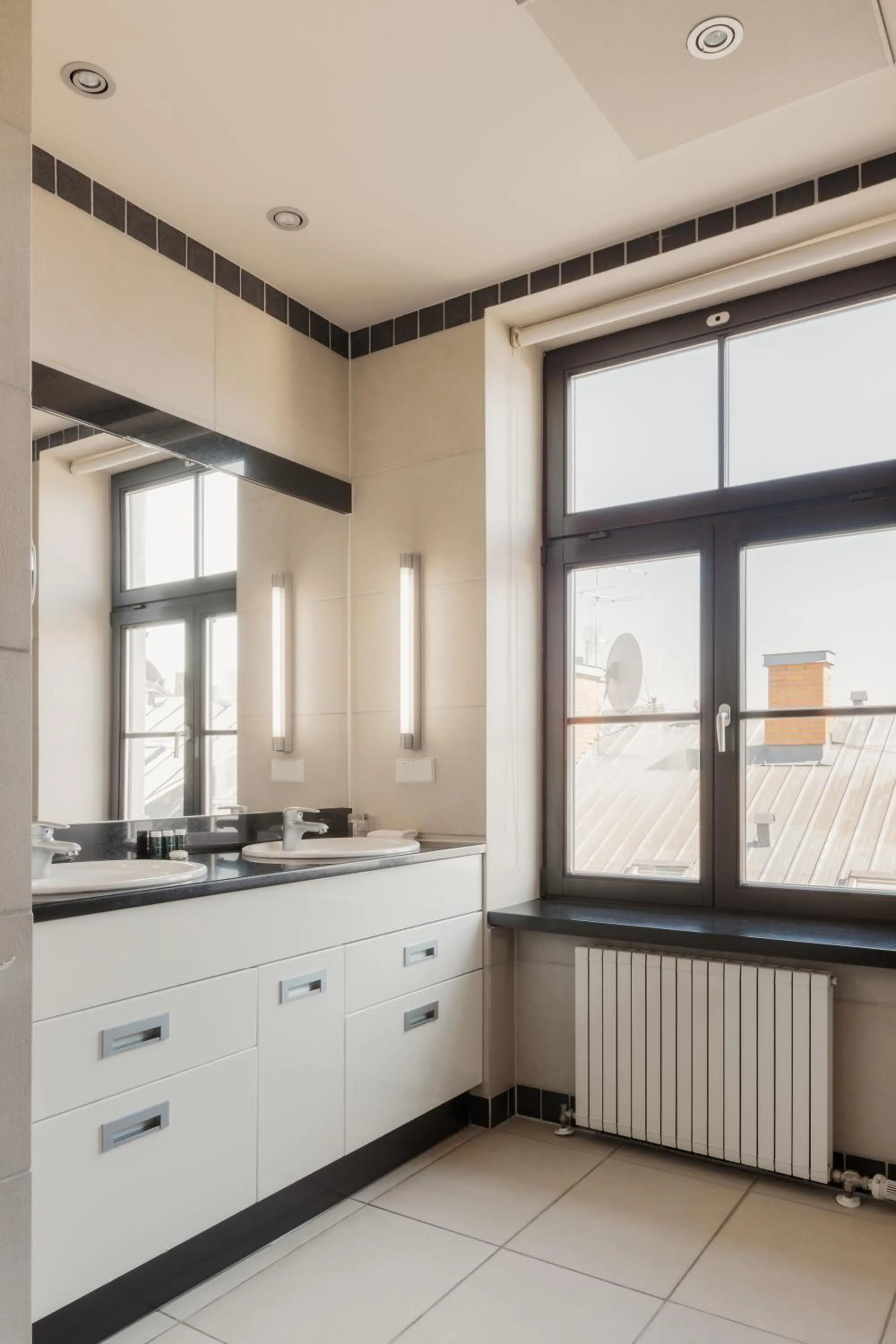 Bathroom in Hotel Bergs Suites