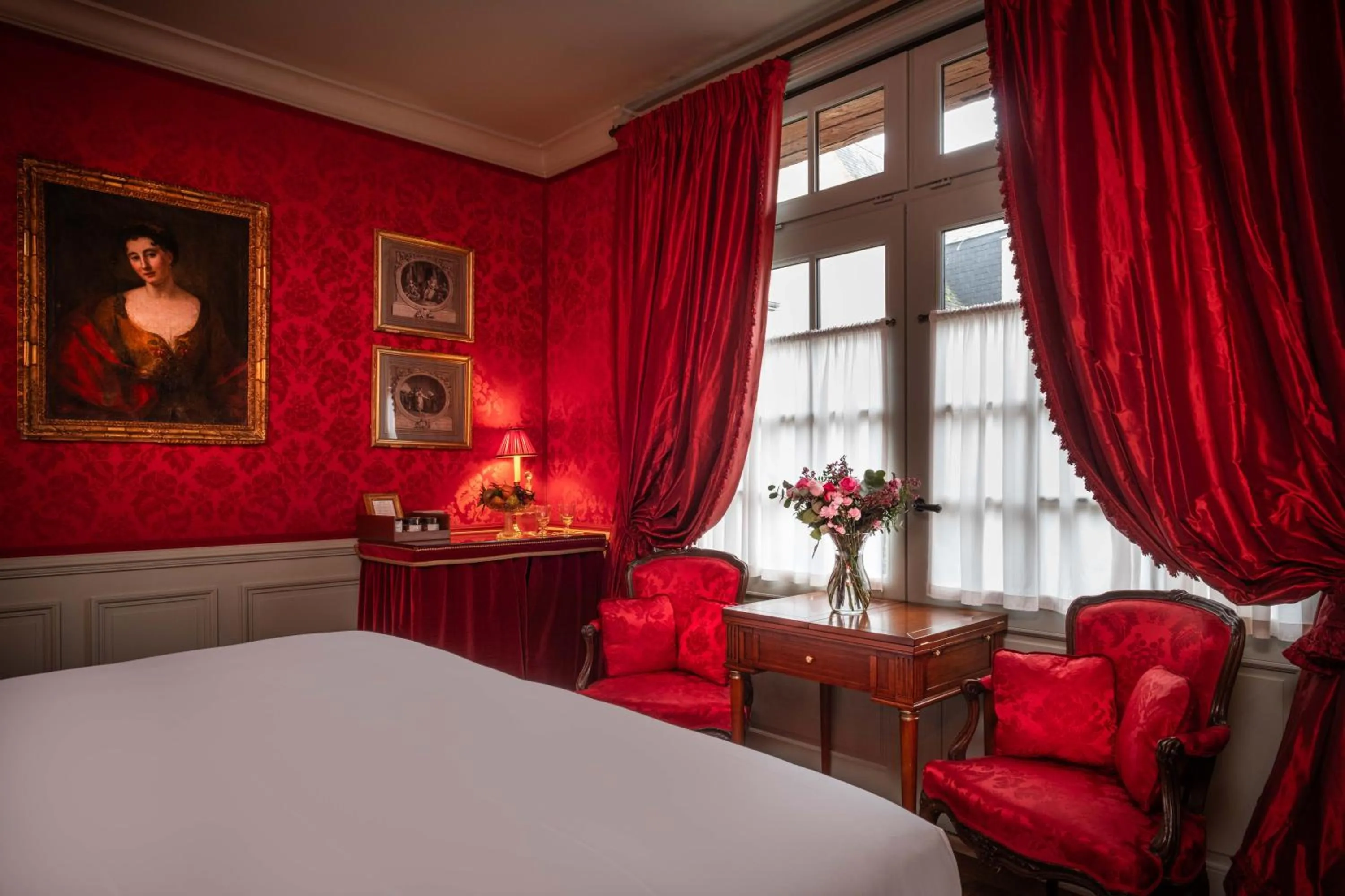 Bed in Relais & Château Louise de La Vallière