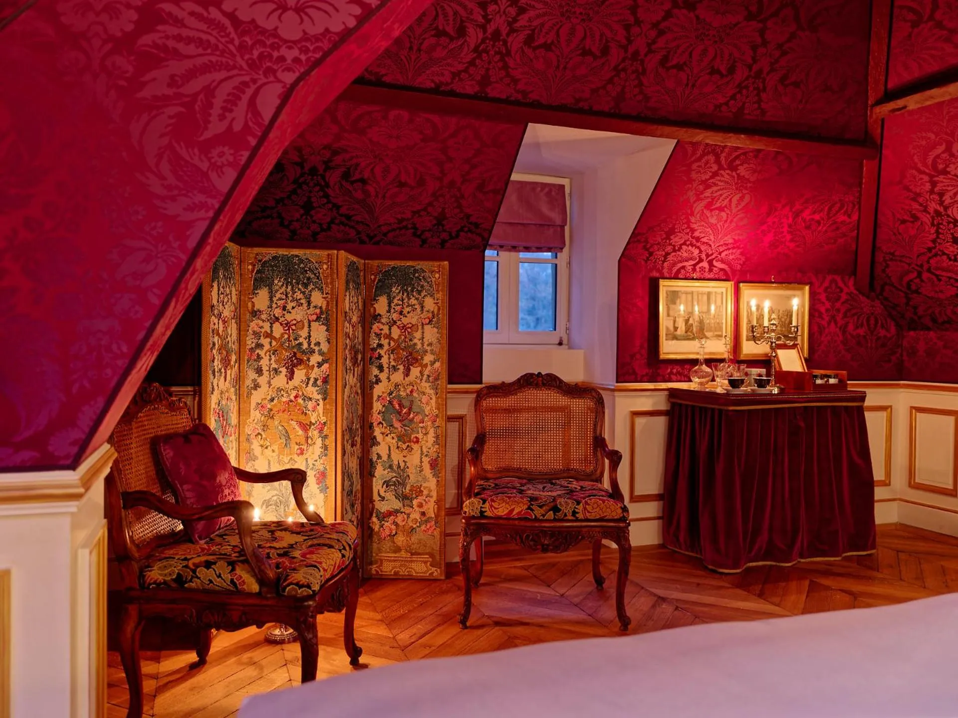 Decorative detail, Bed in Relais & Château Louise de La Vallière