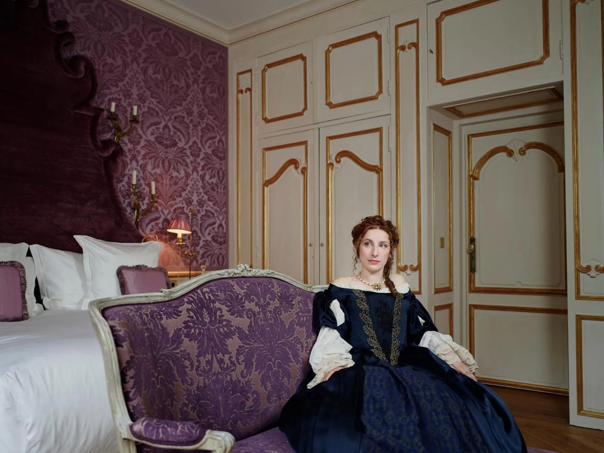 Bed in Relais & Château Louise de La Vallière