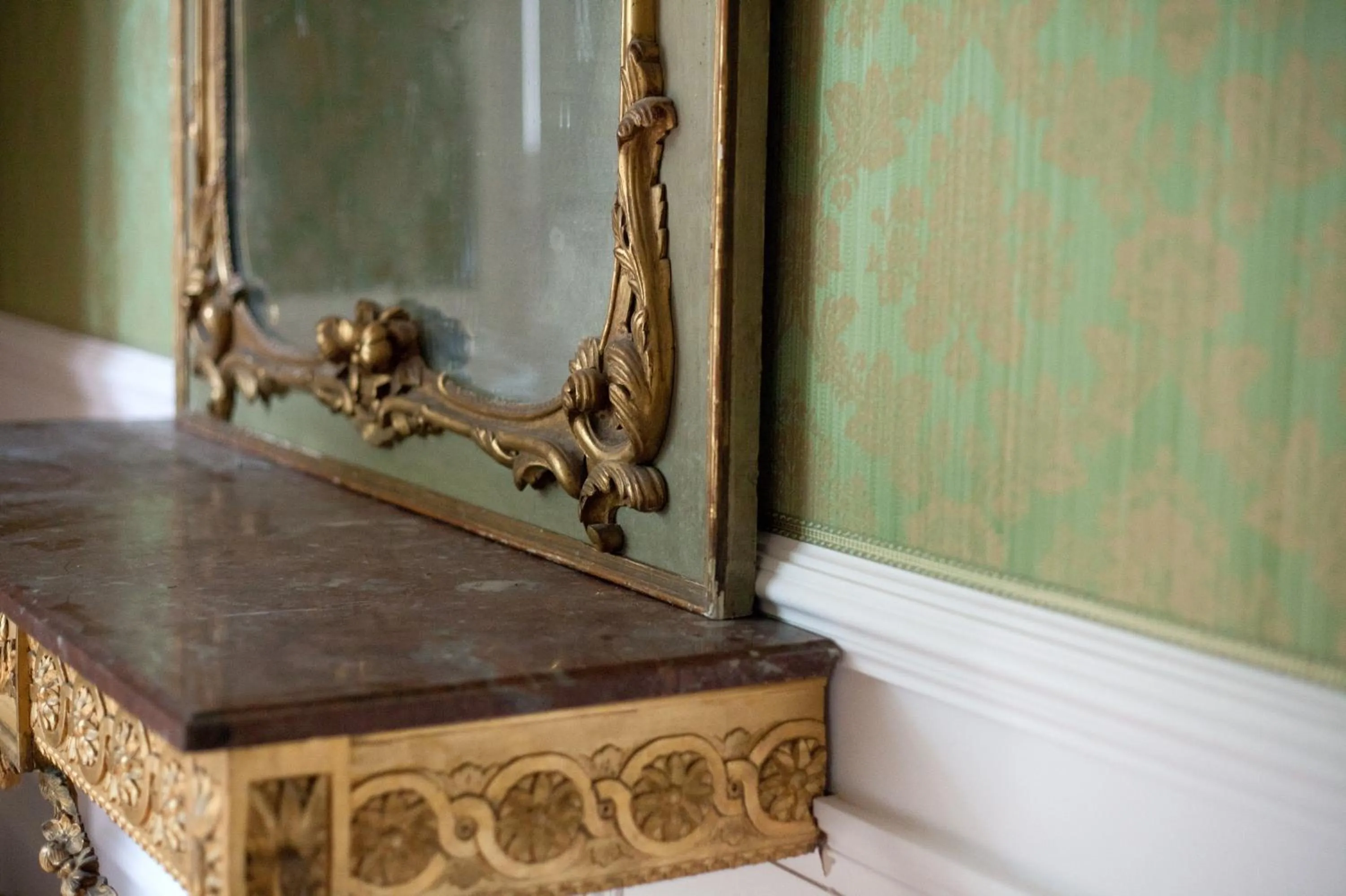 Decorative detail in Relais & Château Louise de La Vallière