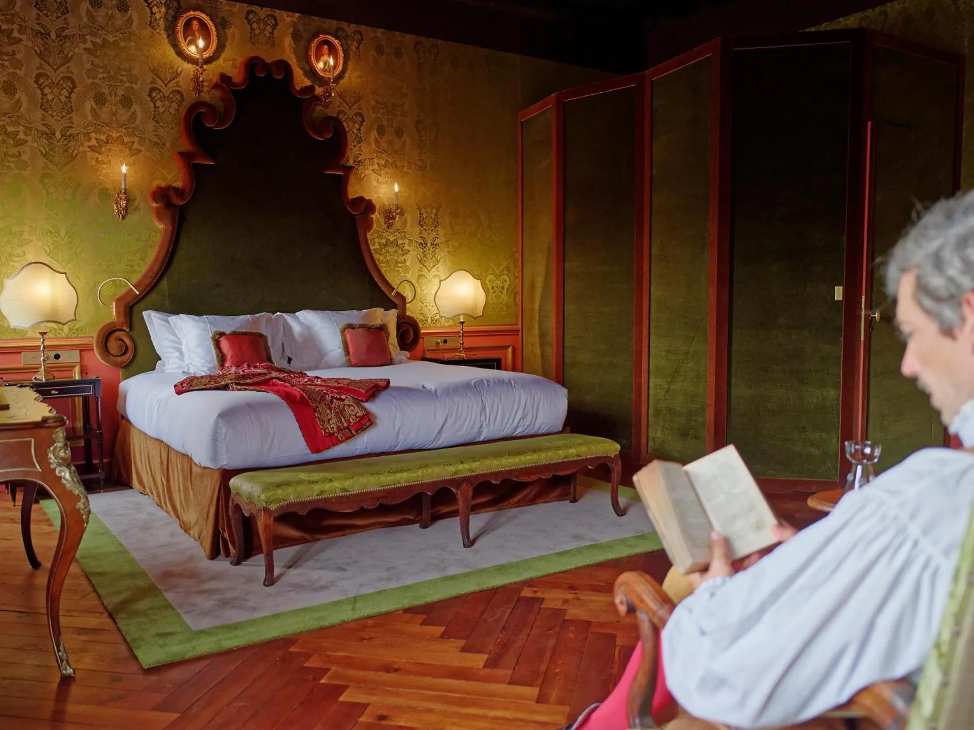 Bed in Relais & Château Louise de La Vallière