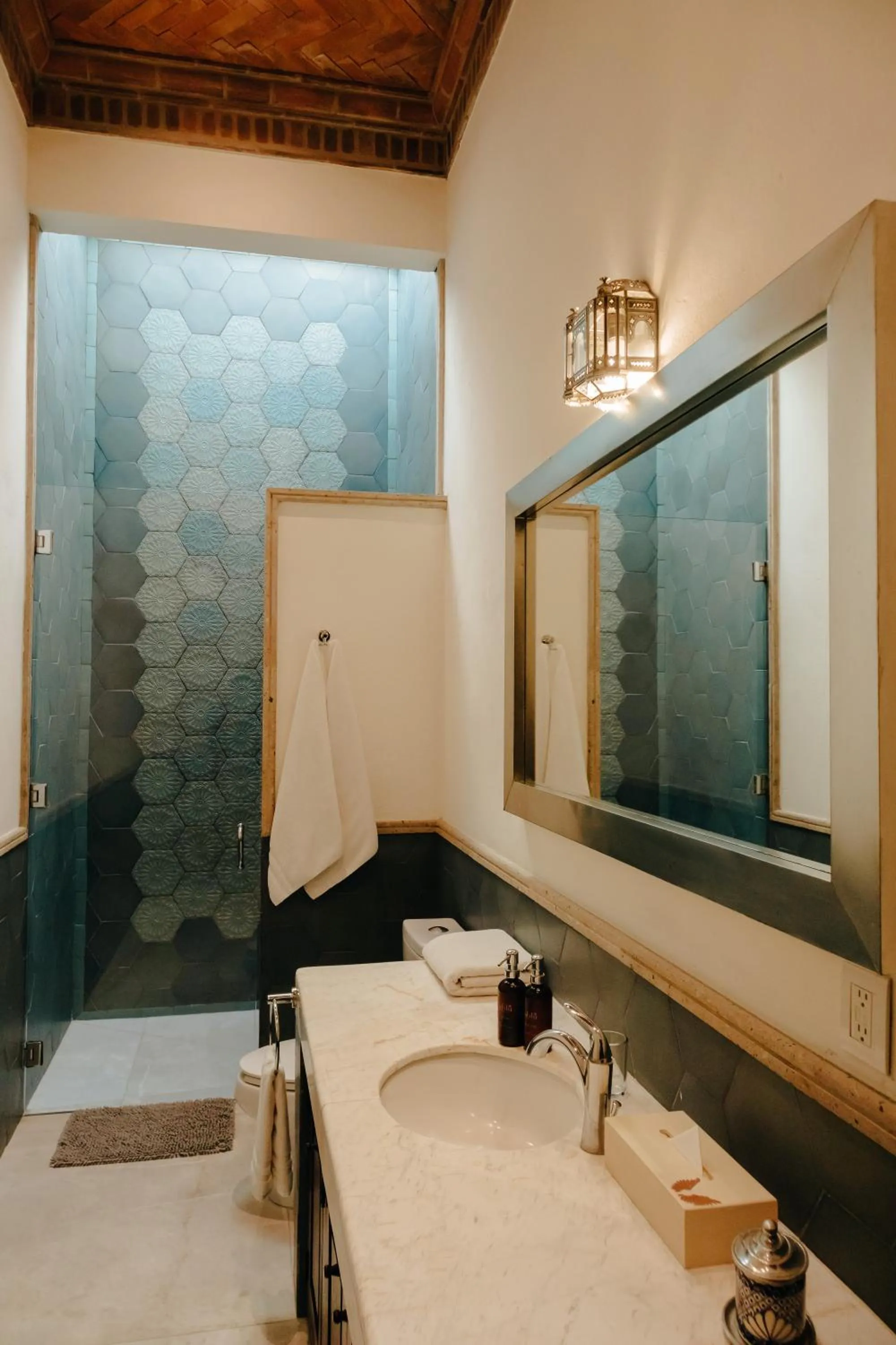 Bathroom, Bed in Hacienda Los Arcangeles