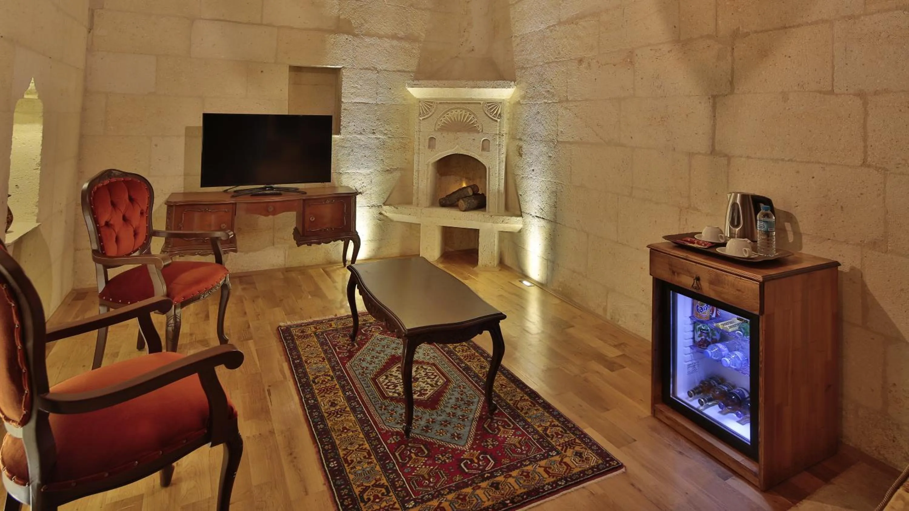 Photo of the whole room in Golden Cave Suites