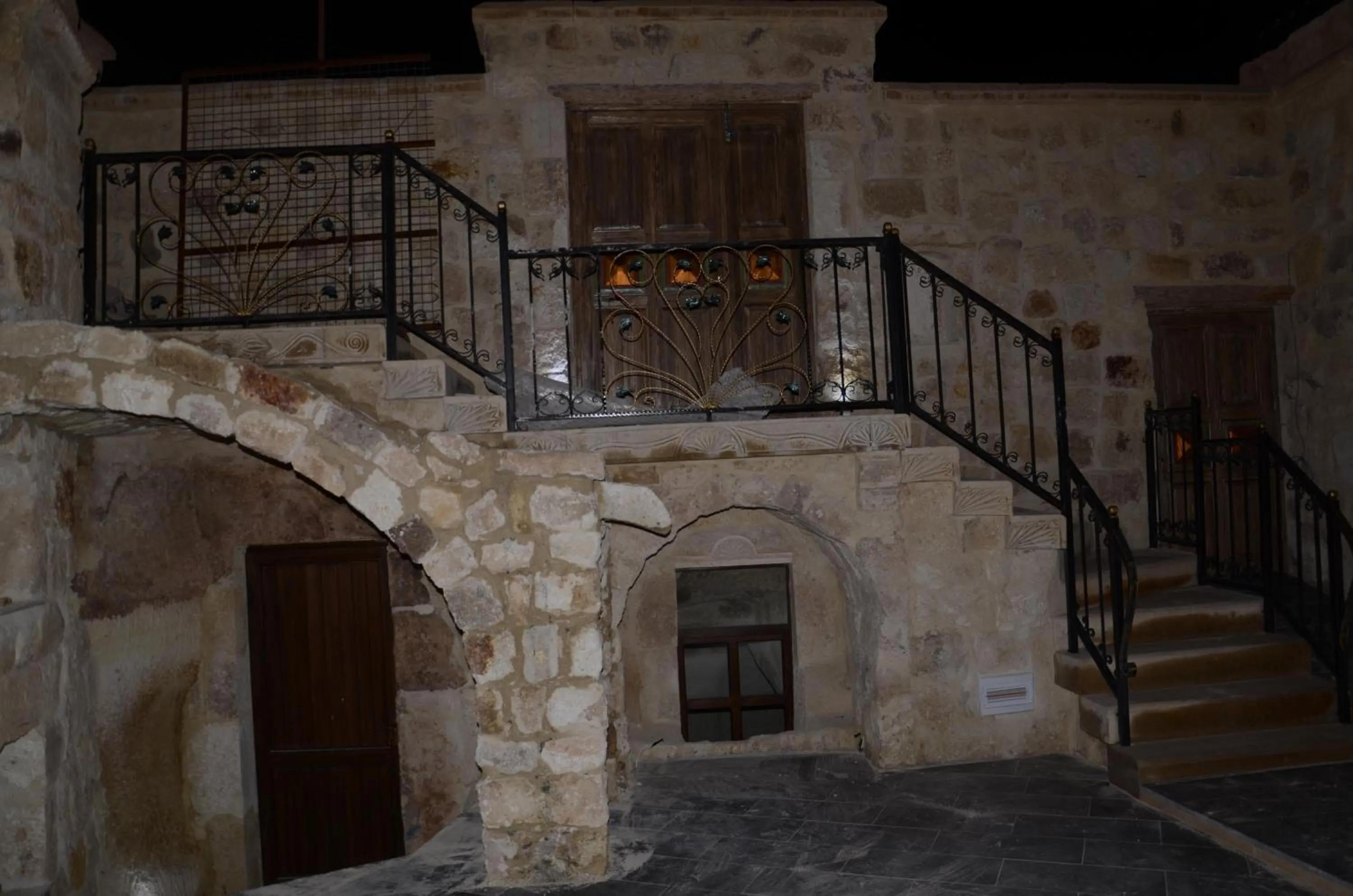 Facade/entrance in Golden Cave Suites