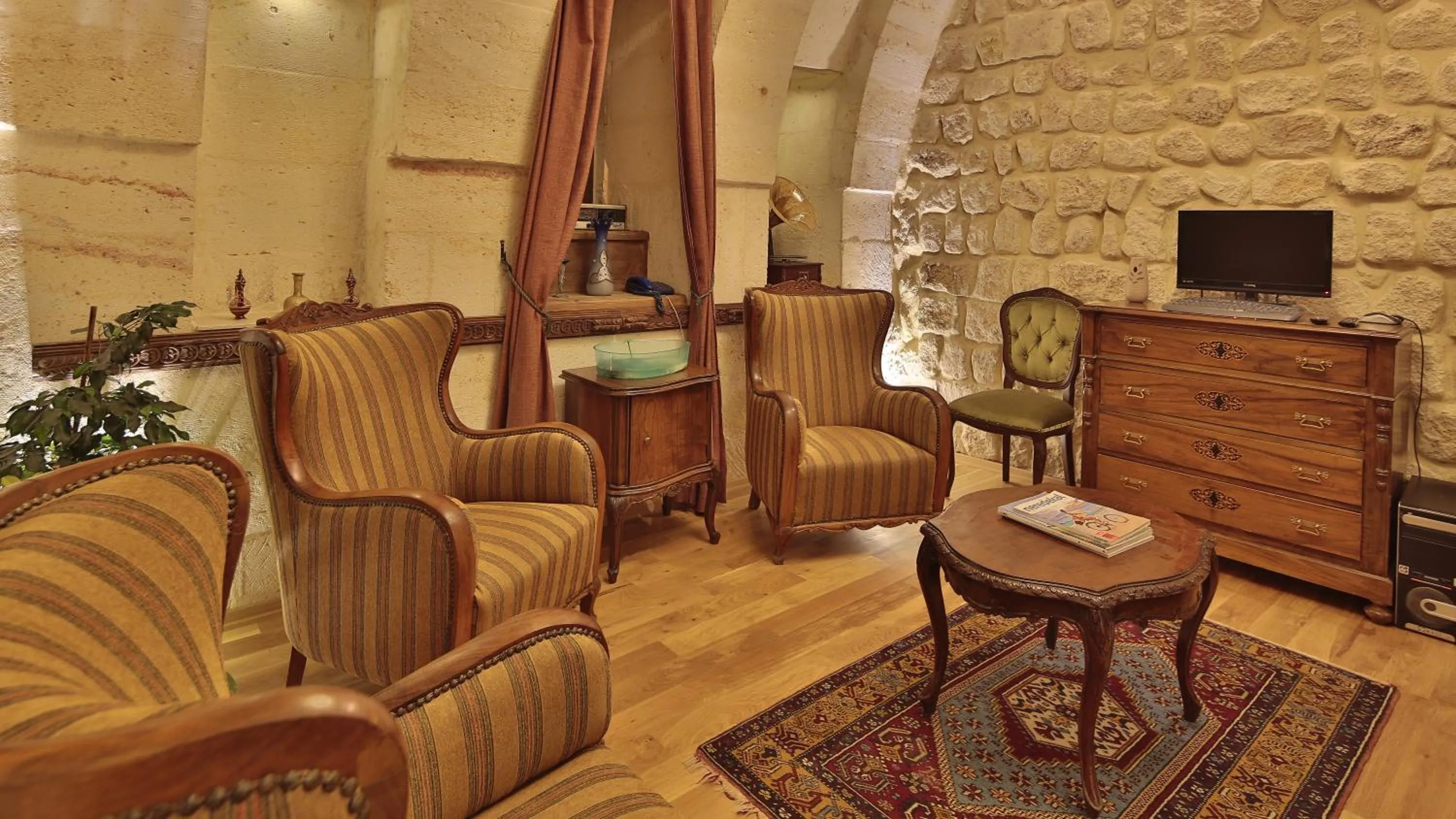 Lobby or reception in Golden Cave Suites