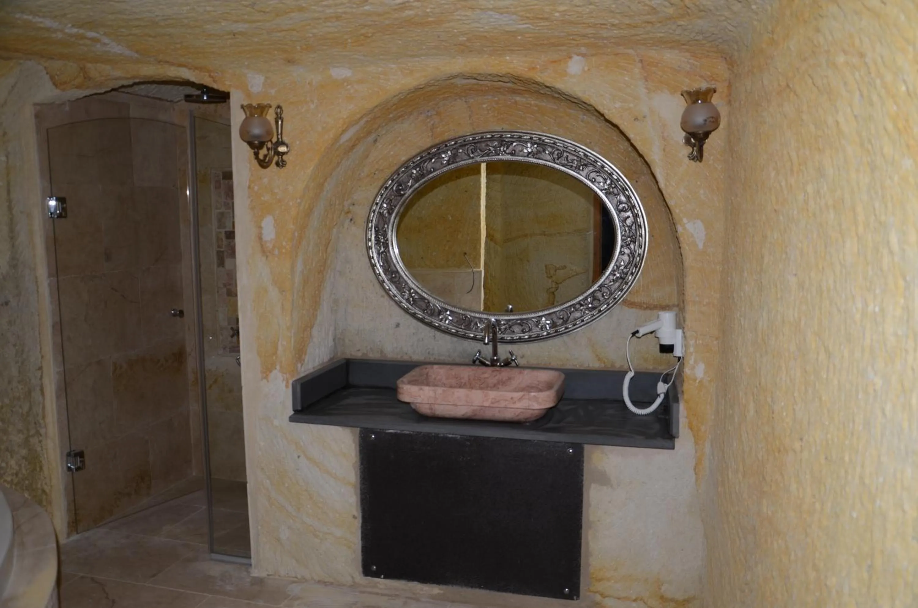 Bathroom in Golden Cave Suites