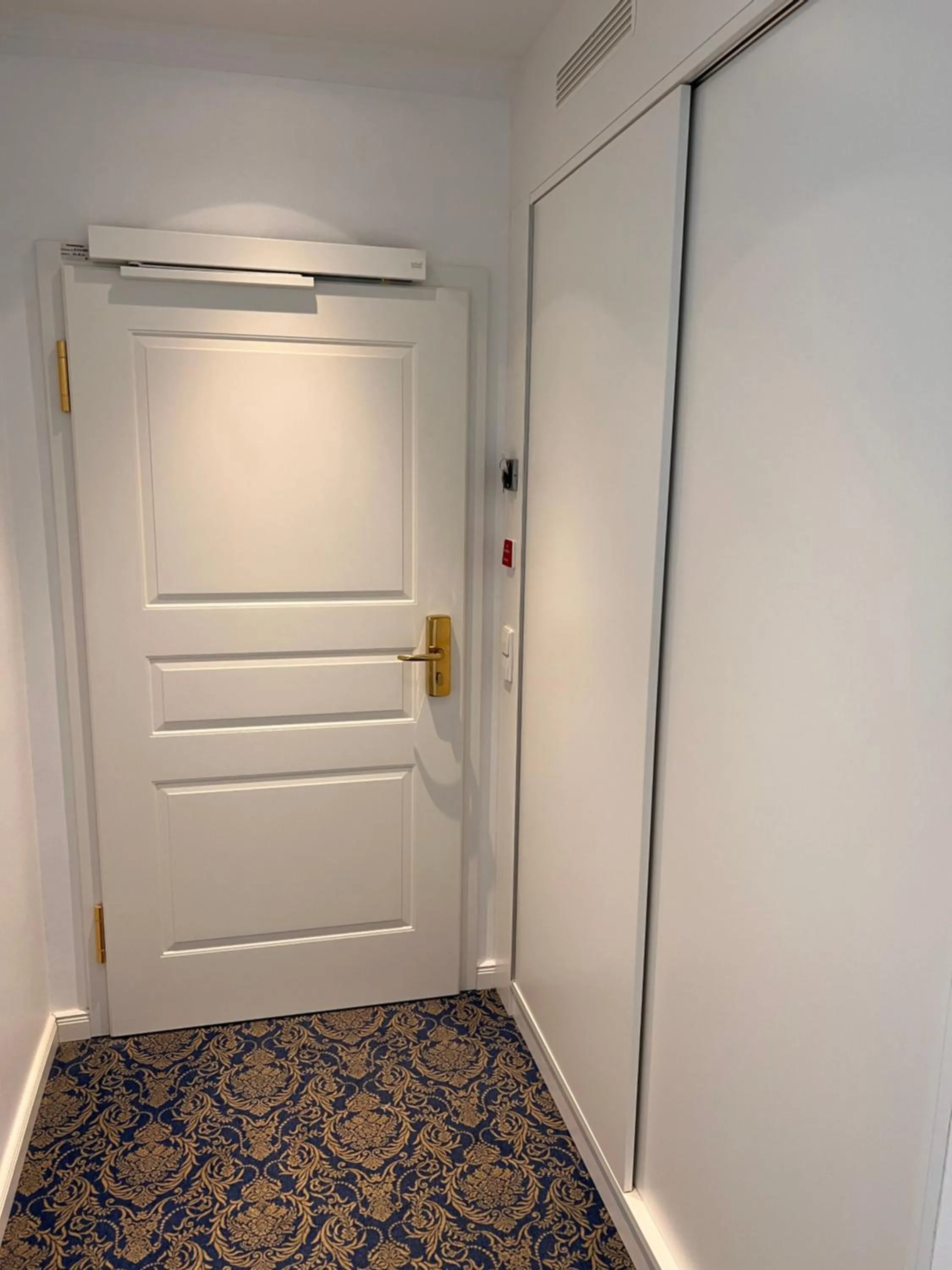 ART HOTEL HOUSE ONE