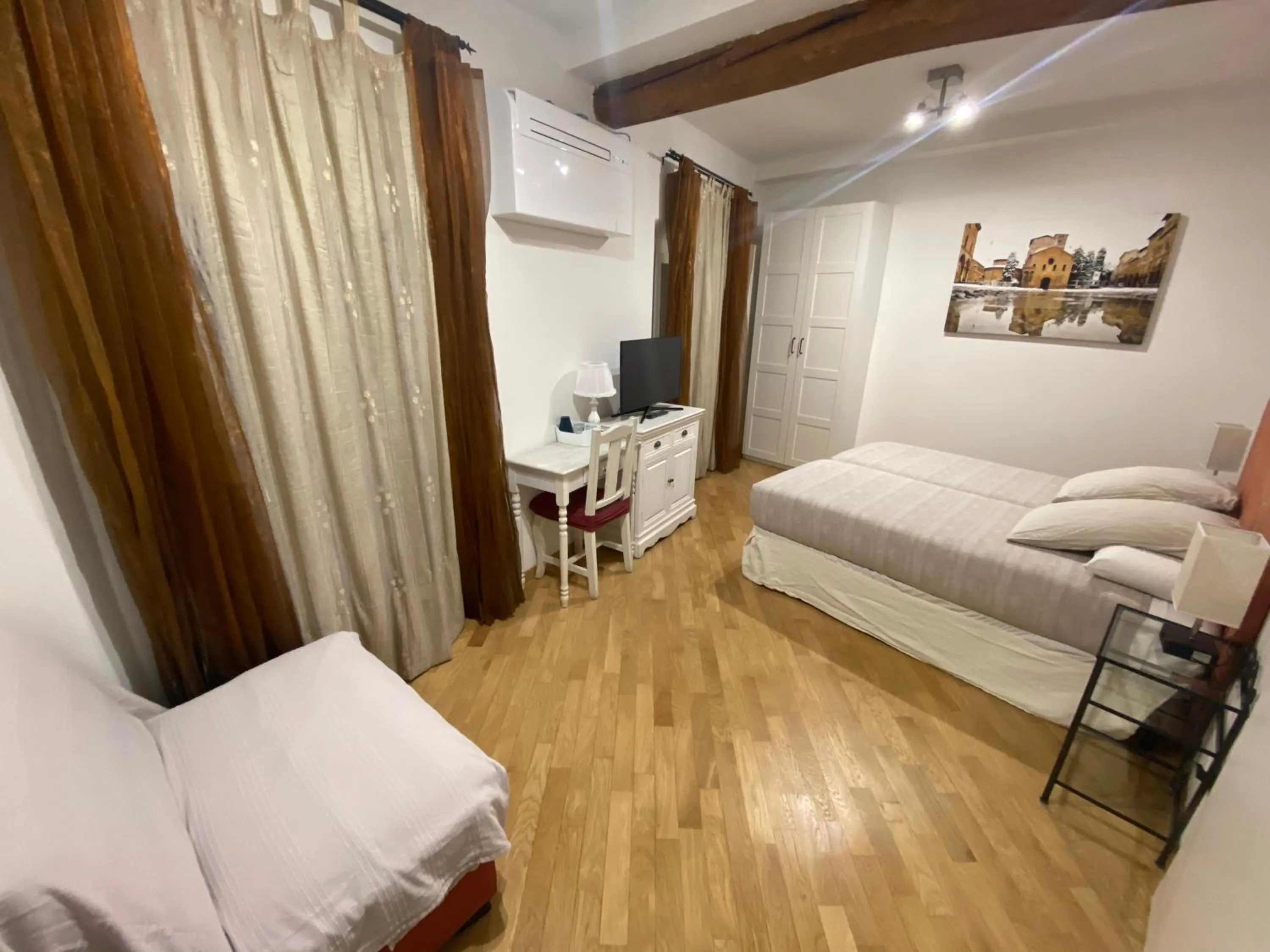 Bedroom, Bed in B&B and Home La Piazzetta della Pioggia