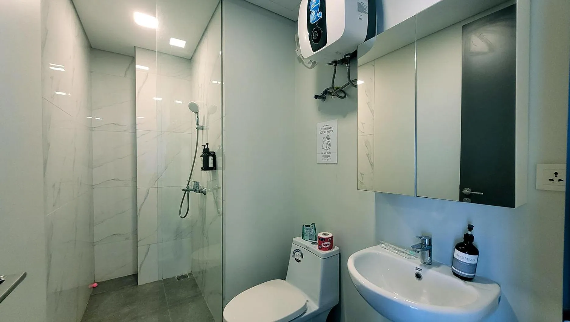 Shower in Palam Mansion at Apartment One Residence