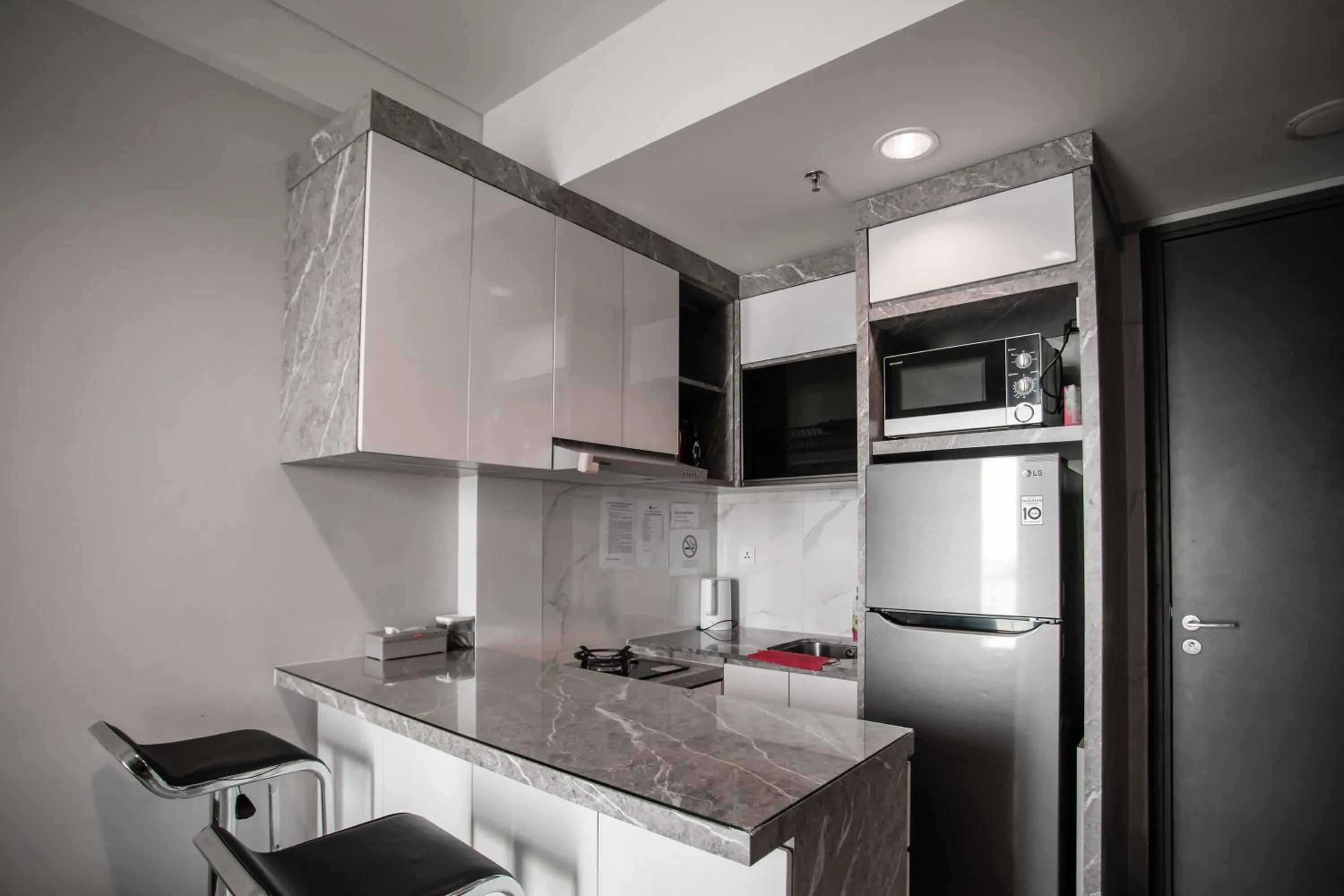 Kitchen or kitchenette in Palam Mansion at Apartment One Residence