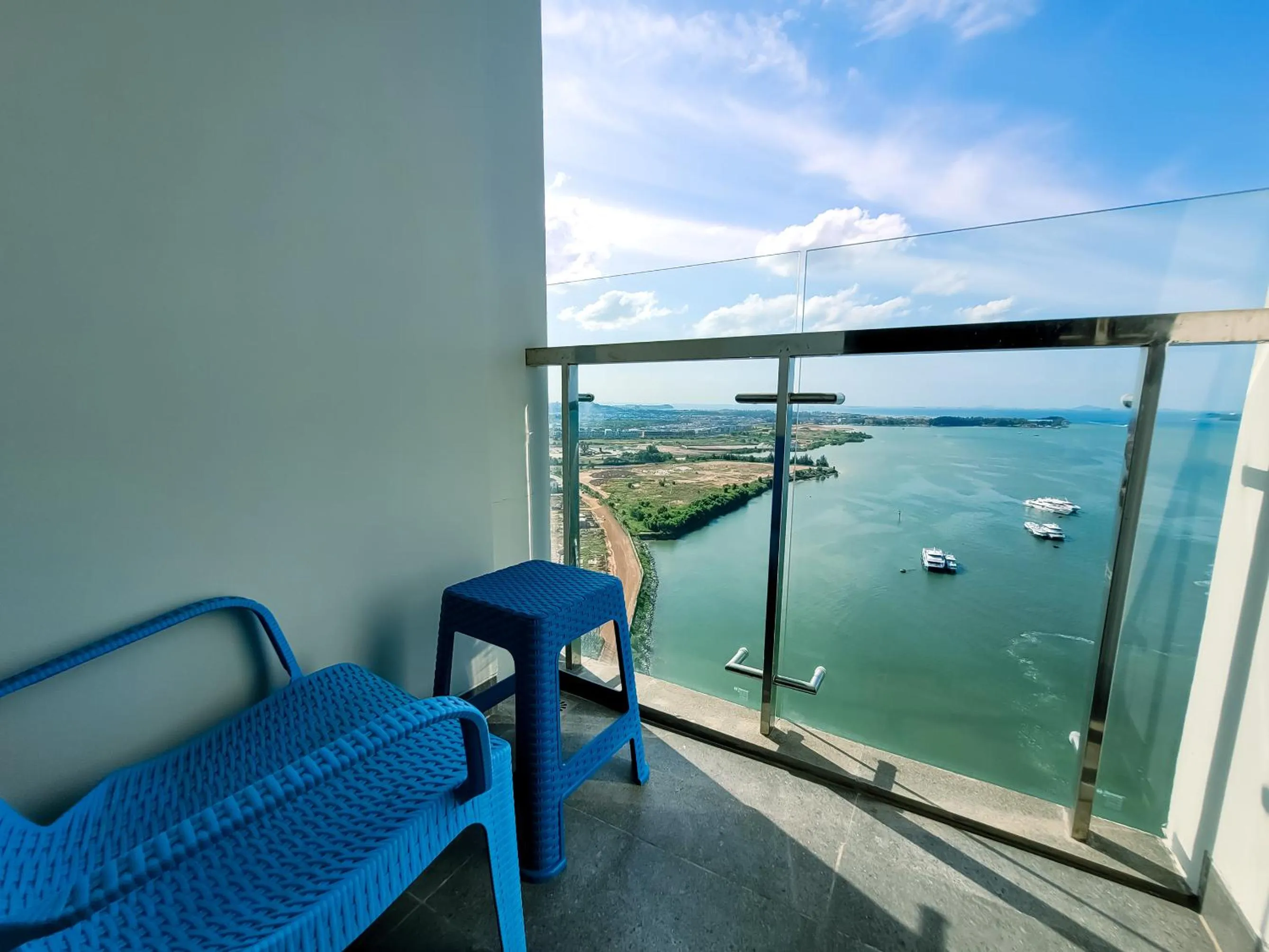 Balcony/Terrace in Palam Mansion at Apartment One Residence