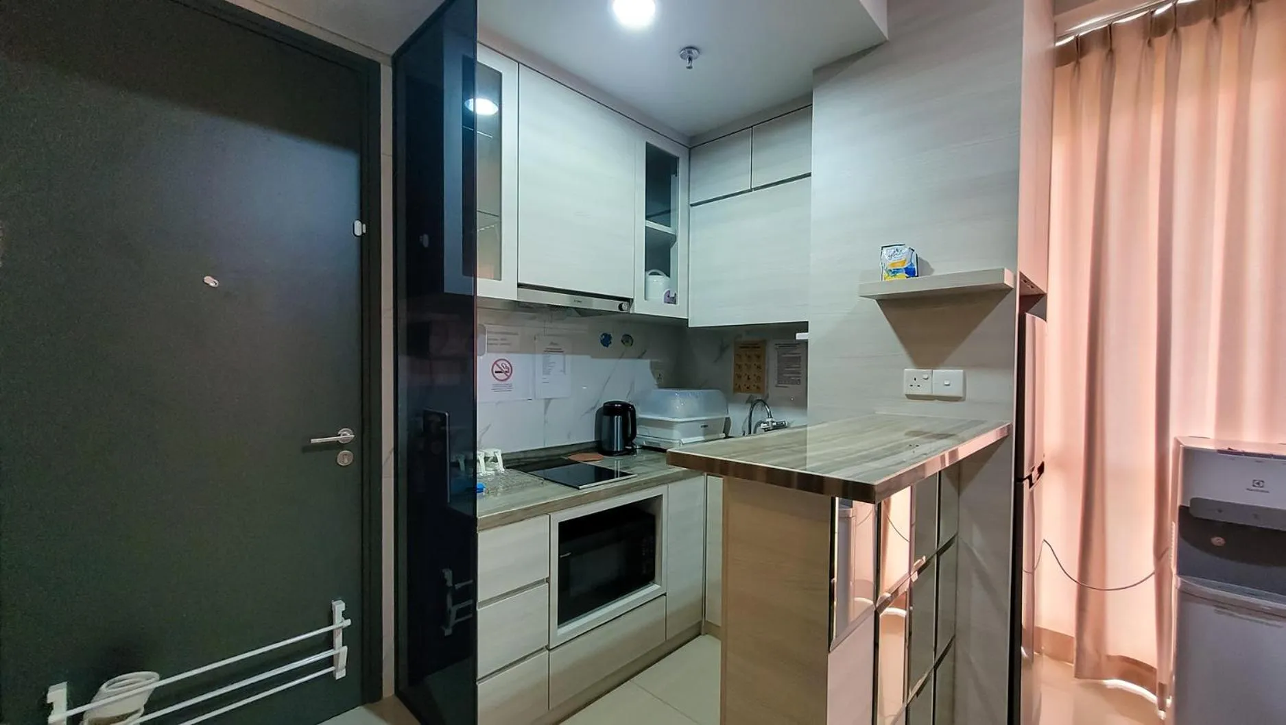 Kitchen or kitchenette in Palam Mansion at Apartment One Residence
