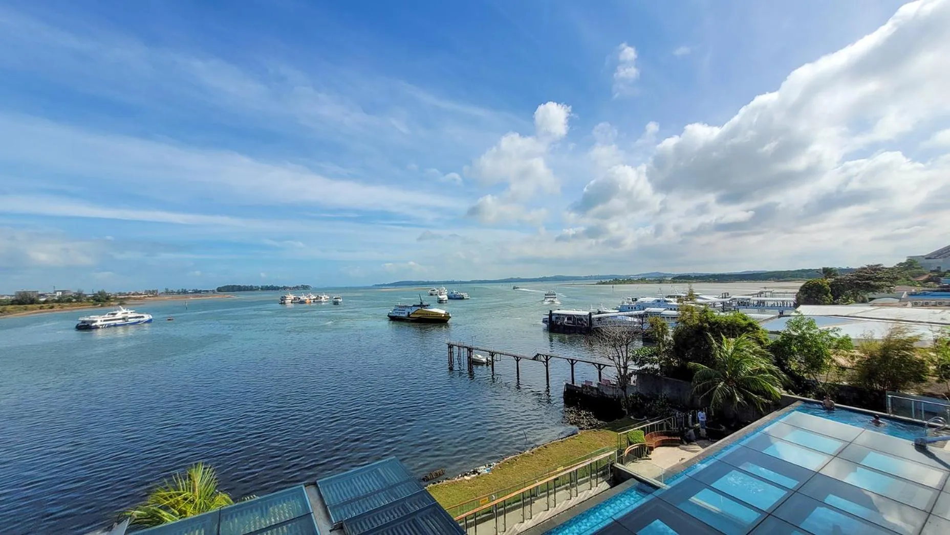 Sea view in Palam Mansion at Apartment One Residence